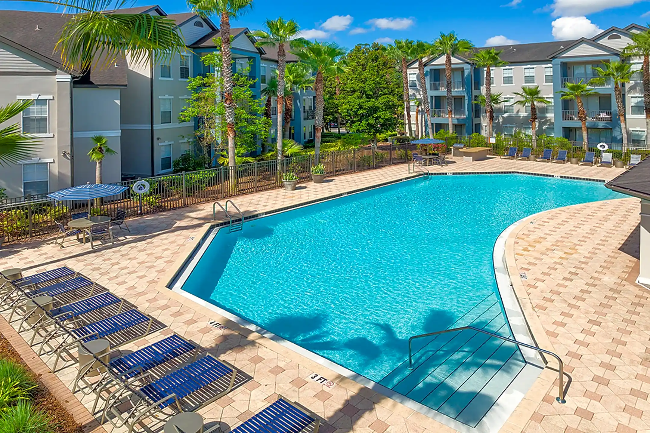 MAA Tampa Oaks 8425 Montravail Cir Temple Terrace, FL Apartments