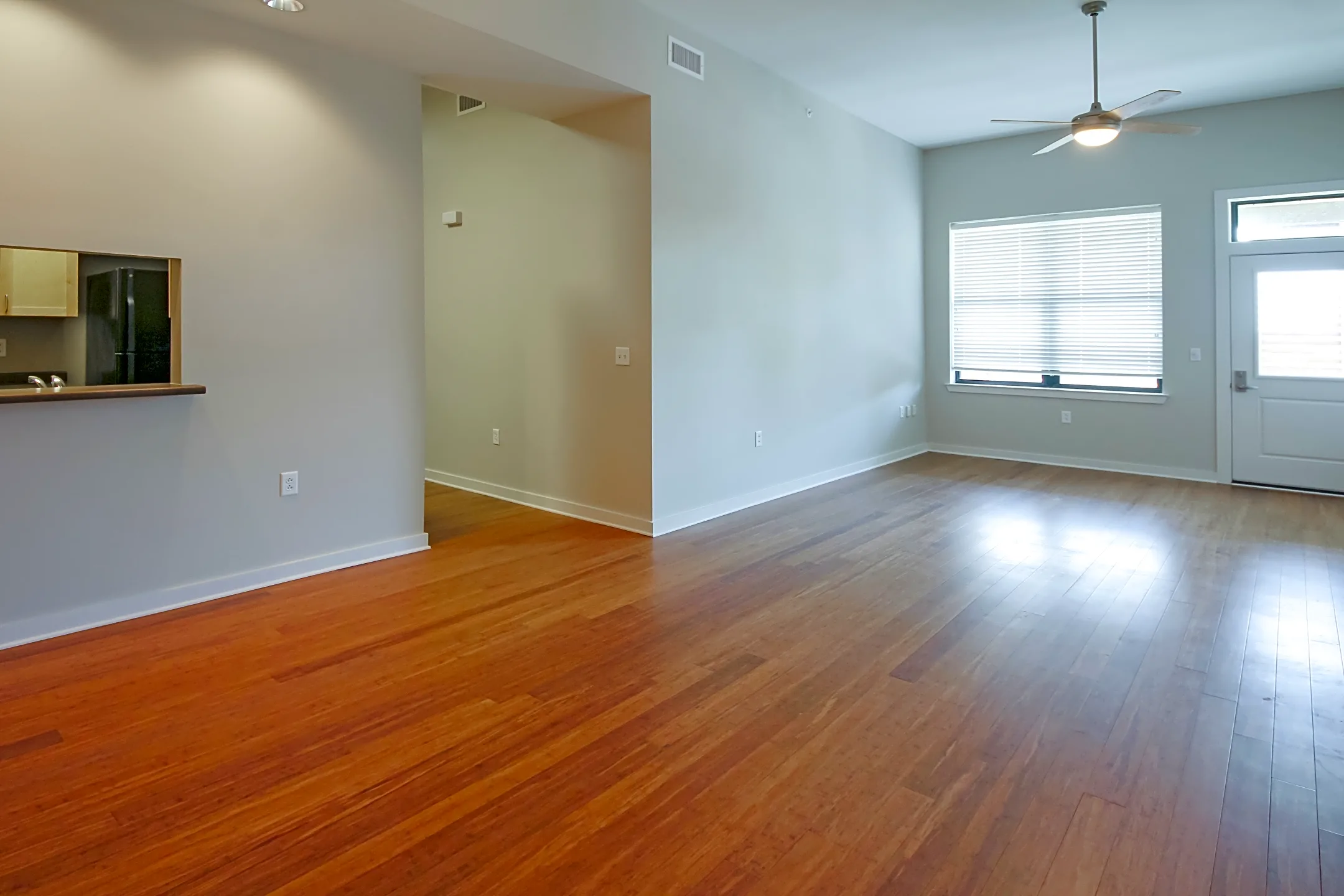 Village De Jardin - 8801 Lake Forest Blvd | New Orleans, LA Apartments