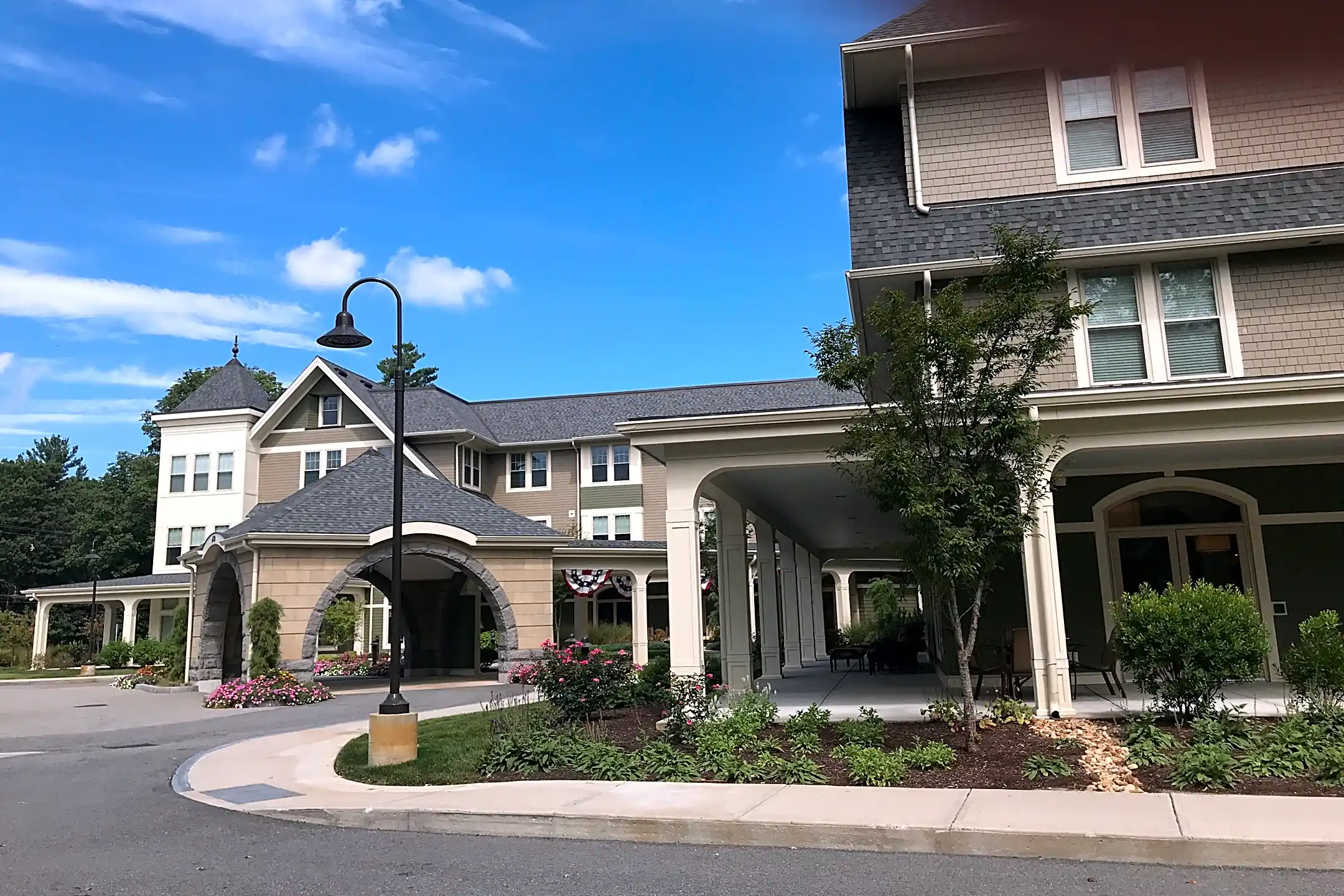 THE RESIDENCES AT FIVE CORNERS Apartments North Easton, MA 02356