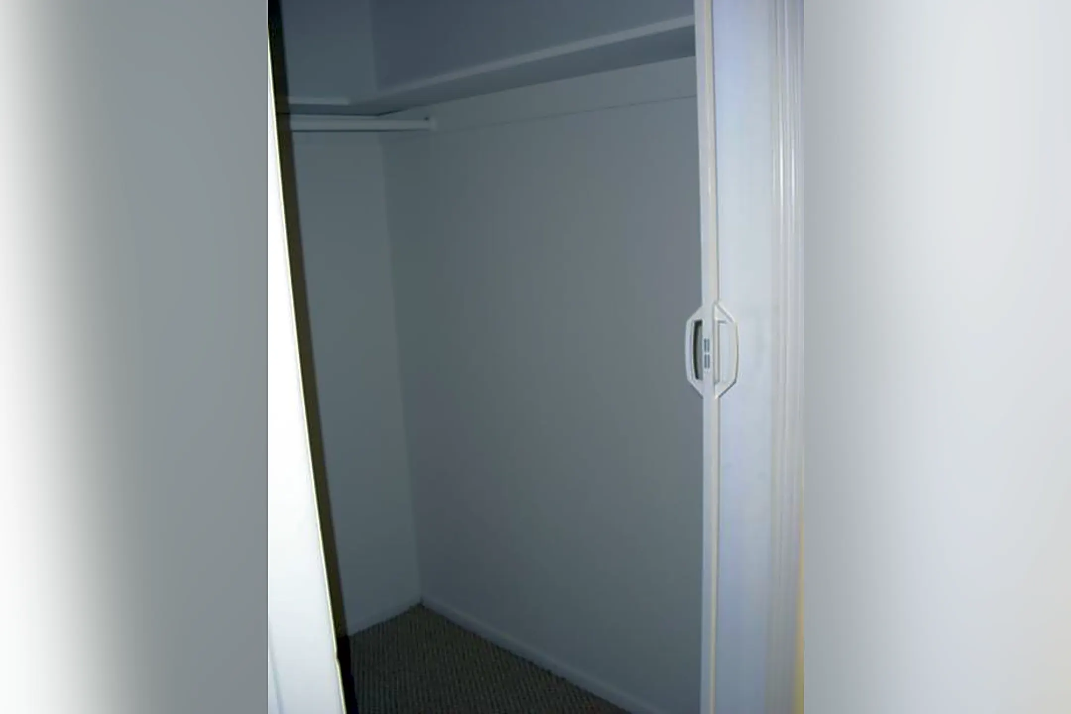 Regency Ridge 918964 Woodtick Road Waterbury, CT Apartments for