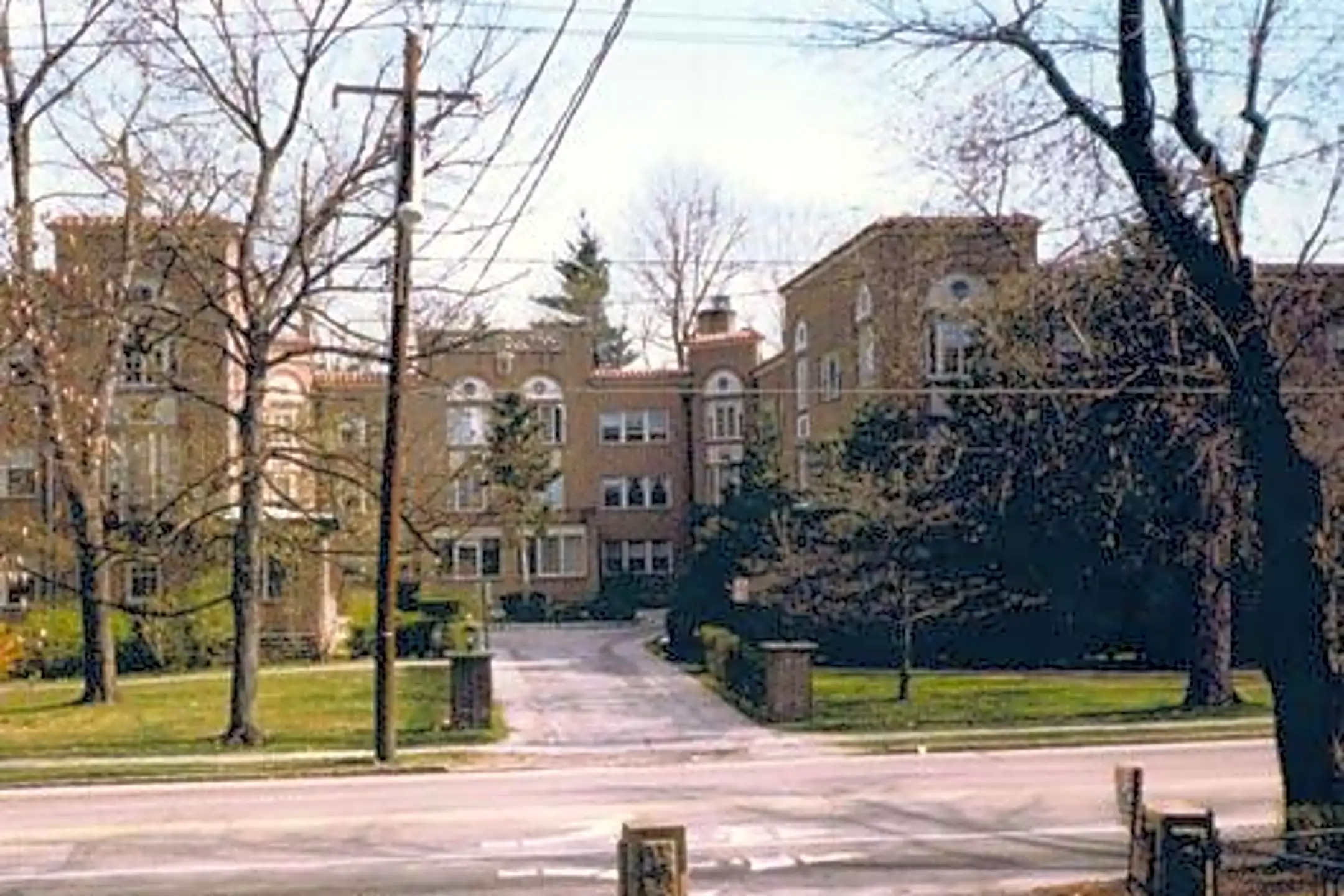 College Hall Apartments 801 Montgomery Ave Bryn Mawr, PA Apartments