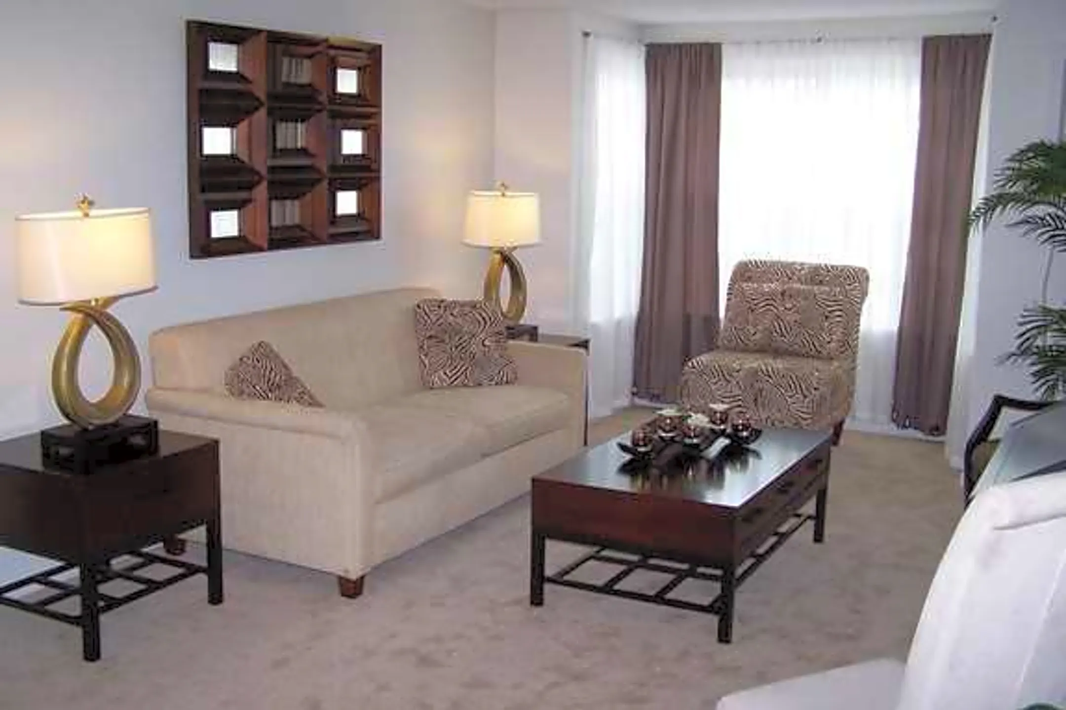 Living Room - South Concord Meadows - Concord, NH