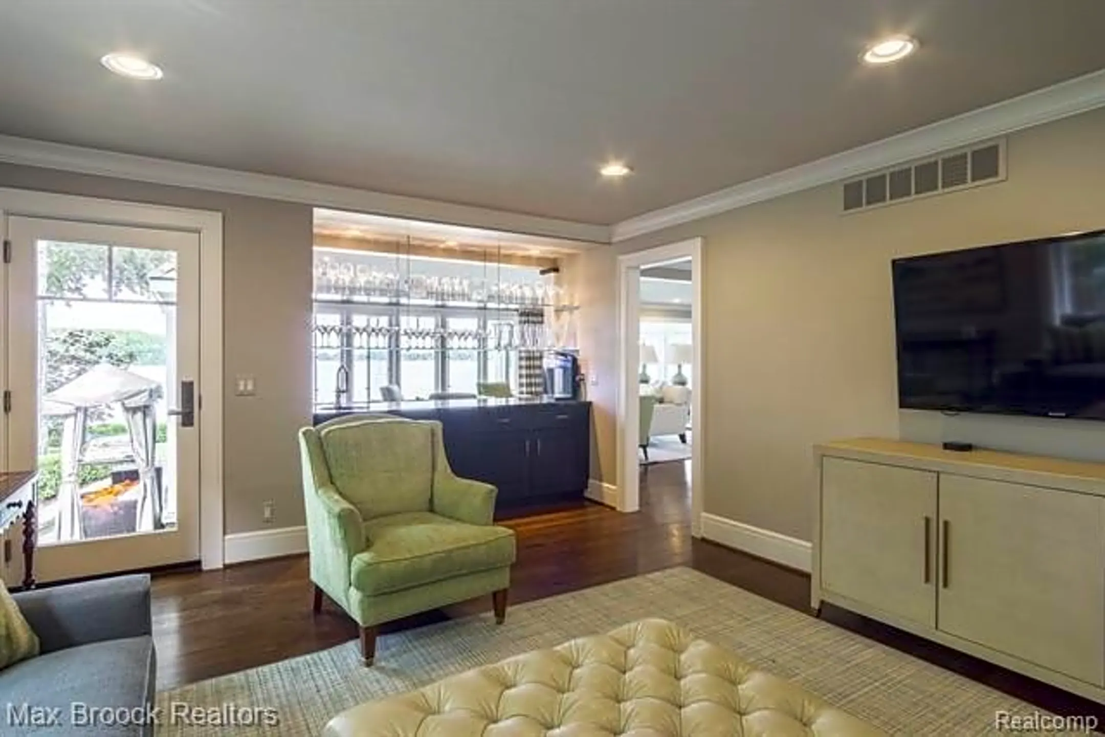 Living Room - 4858 Willow Ln - West Bloomfield, MI