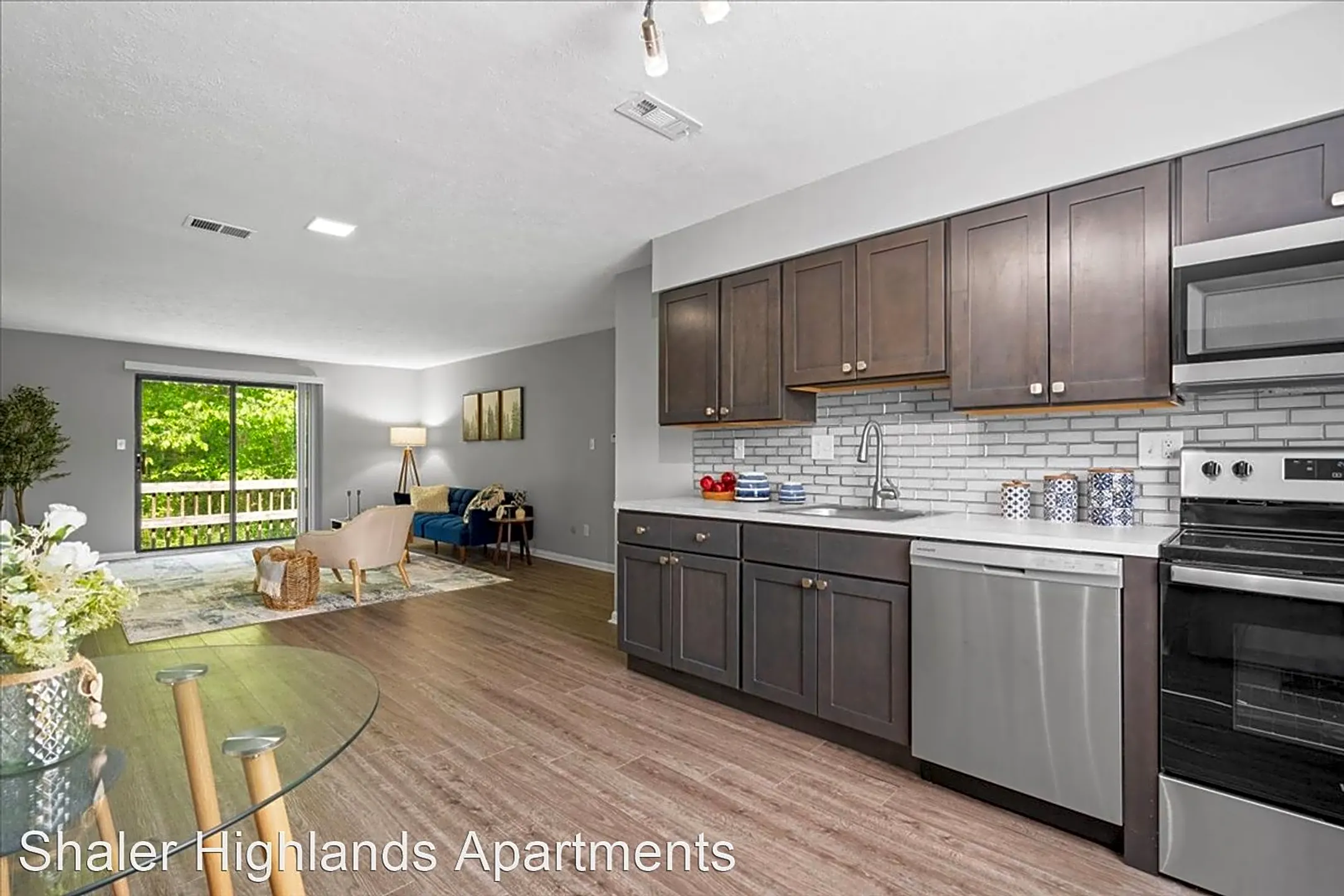 Shaler Highlands 629 Glen Malcolm Dr Glenshaw, PA Apartments for