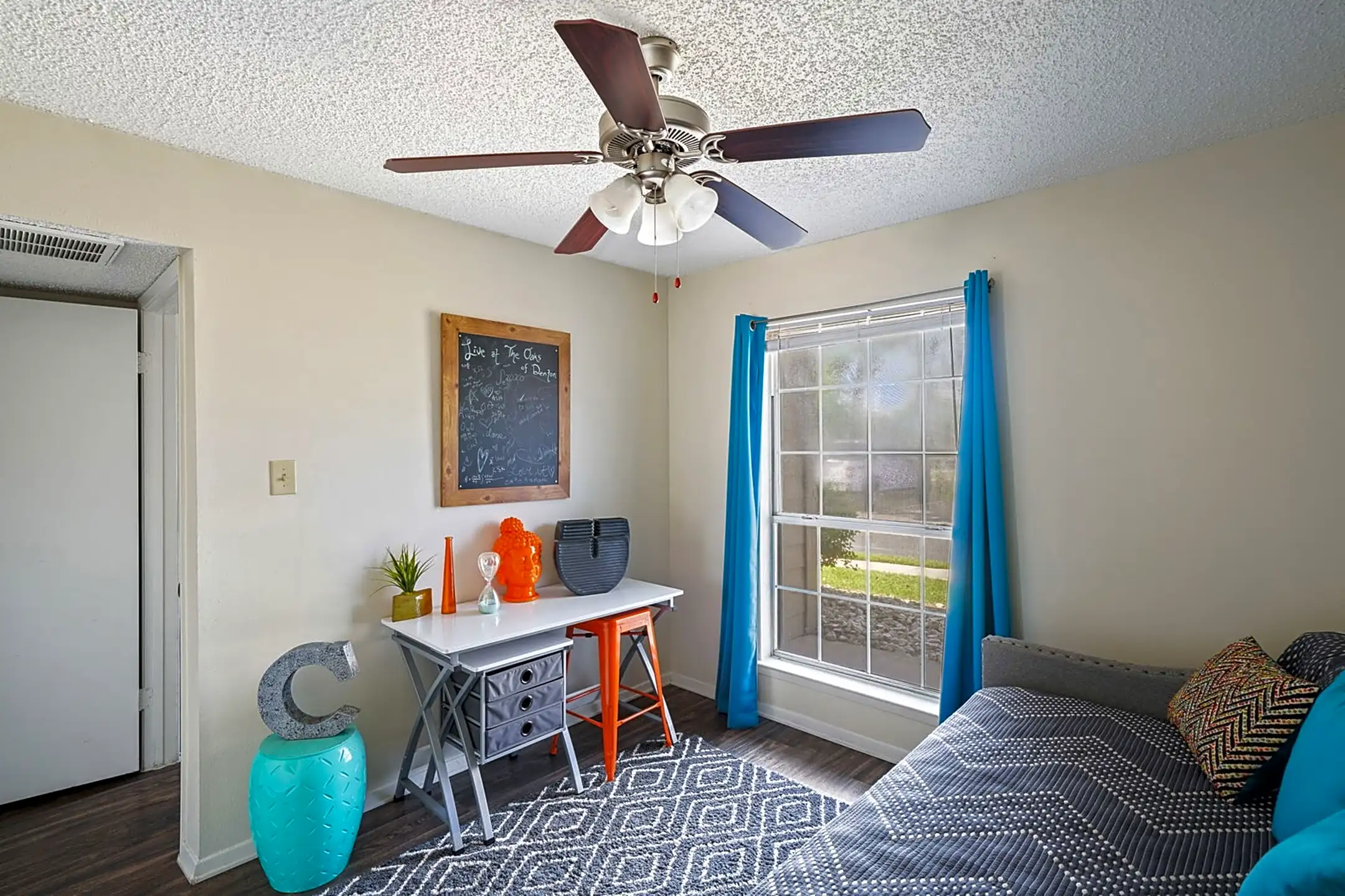 425 Bernard St Condos Denton, TX 76201