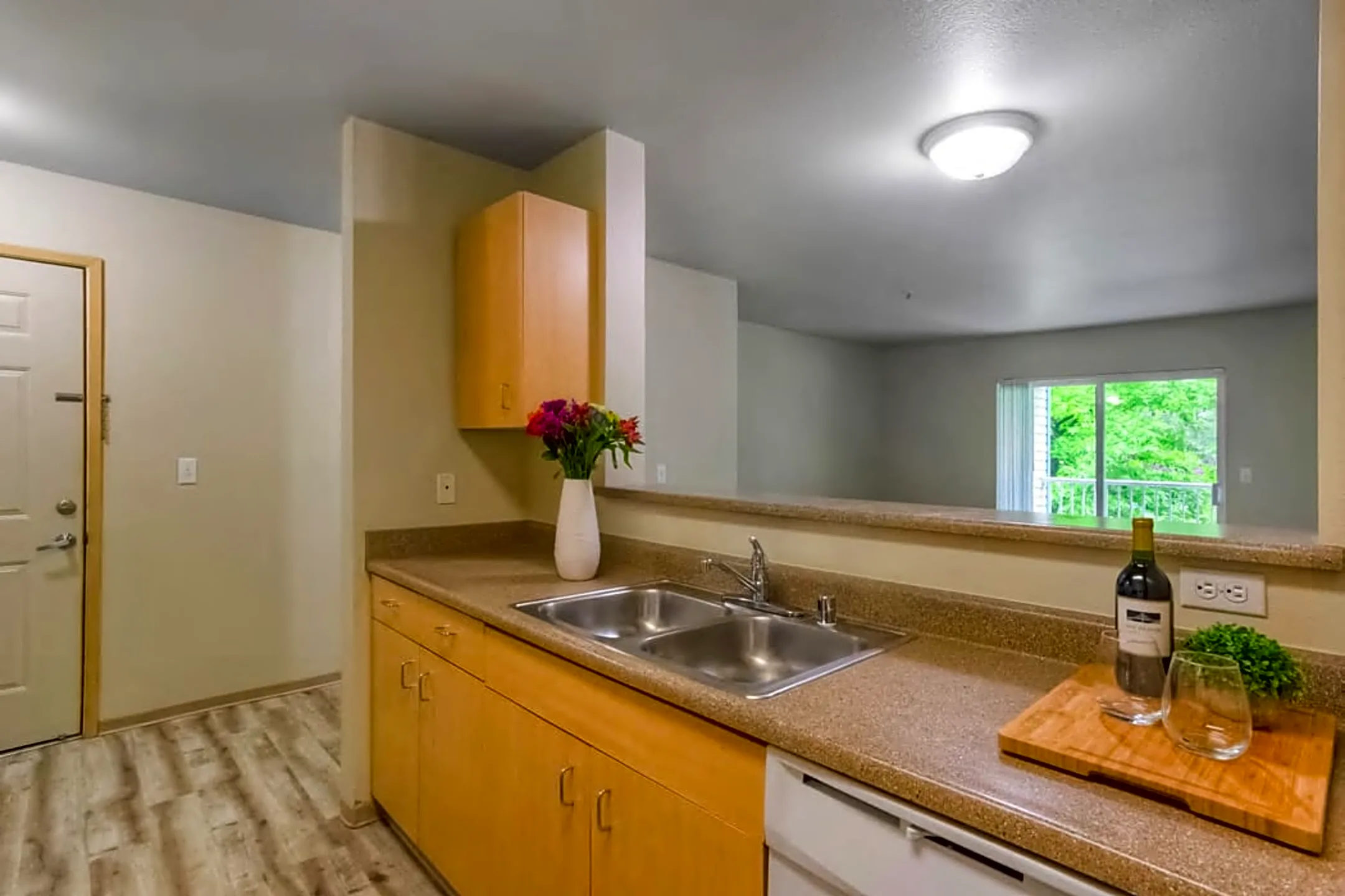 Mill Pointe Apartments Everett, WA 98208