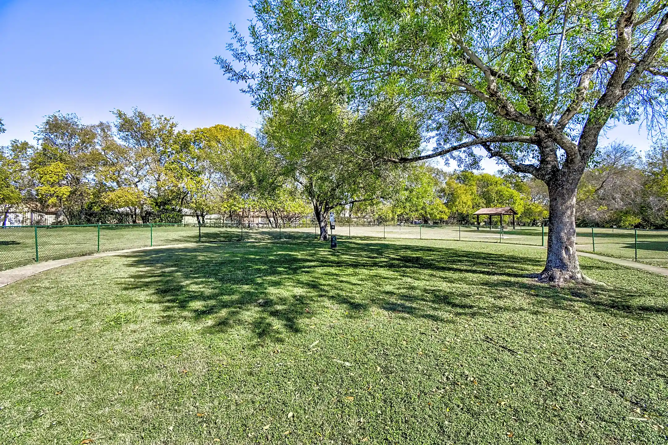 Building - Pleasant Creek - Lancaster, TX