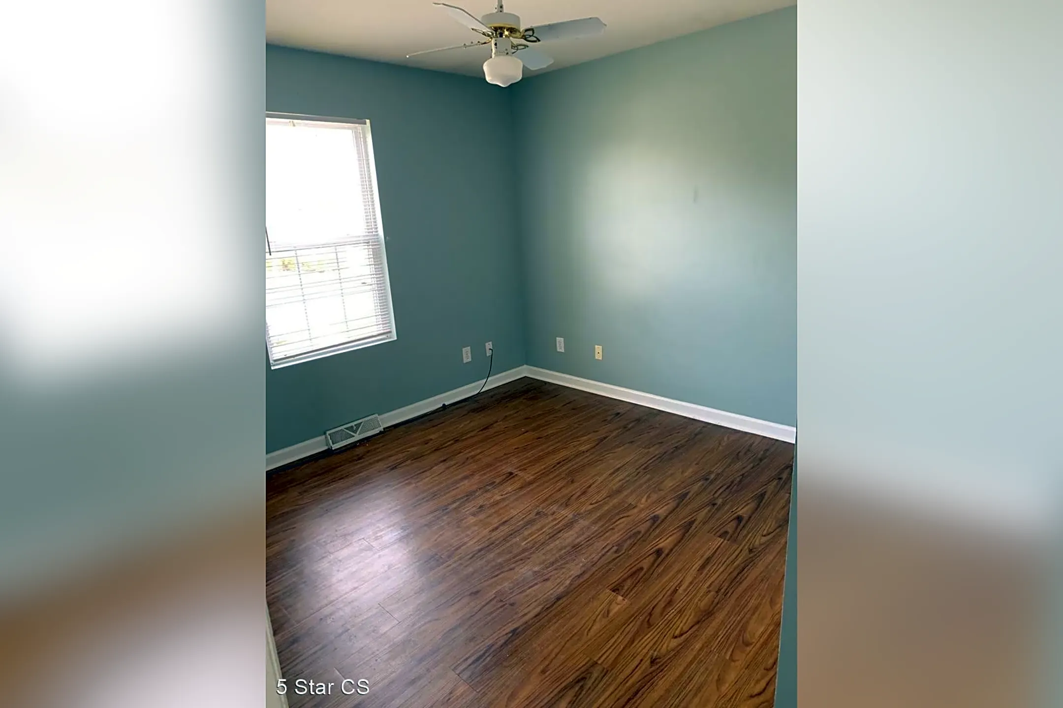 Bedroom - 368-370 Woodview Dr - Lexington, KY