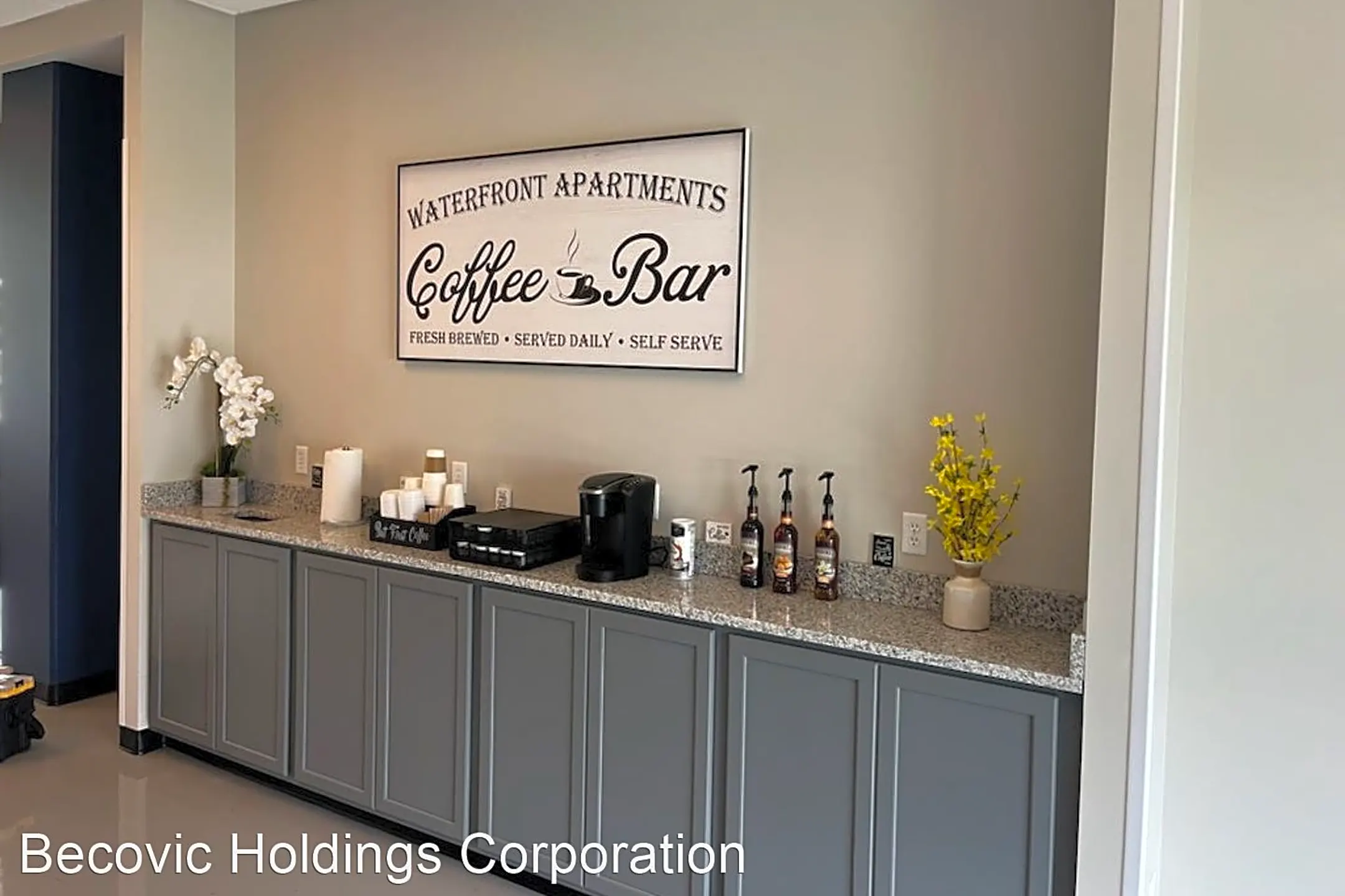 WaterFront Apartments - Moline, IL