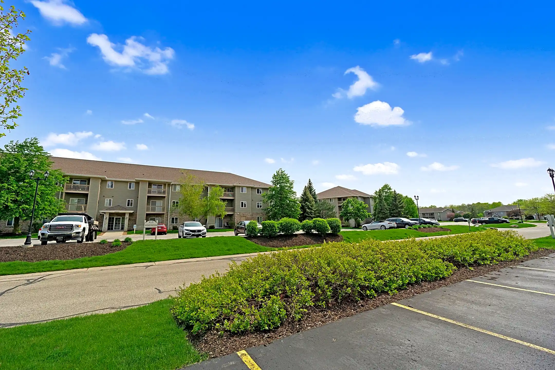 Saddle Brook Apartments Pewaukee, WI 53072