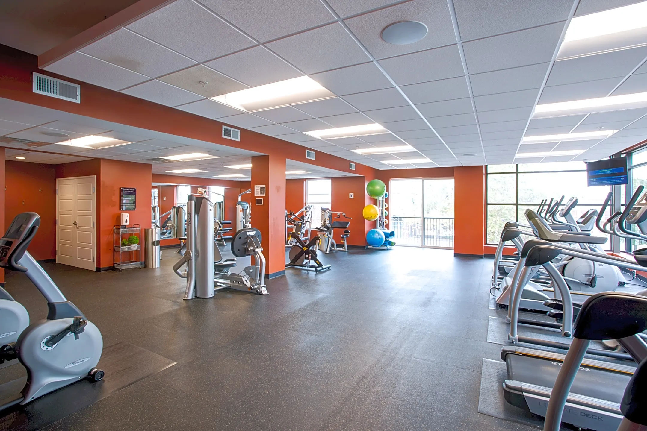 Fitness Weight Room - Cityscape Flats - Fort Wayne, IN