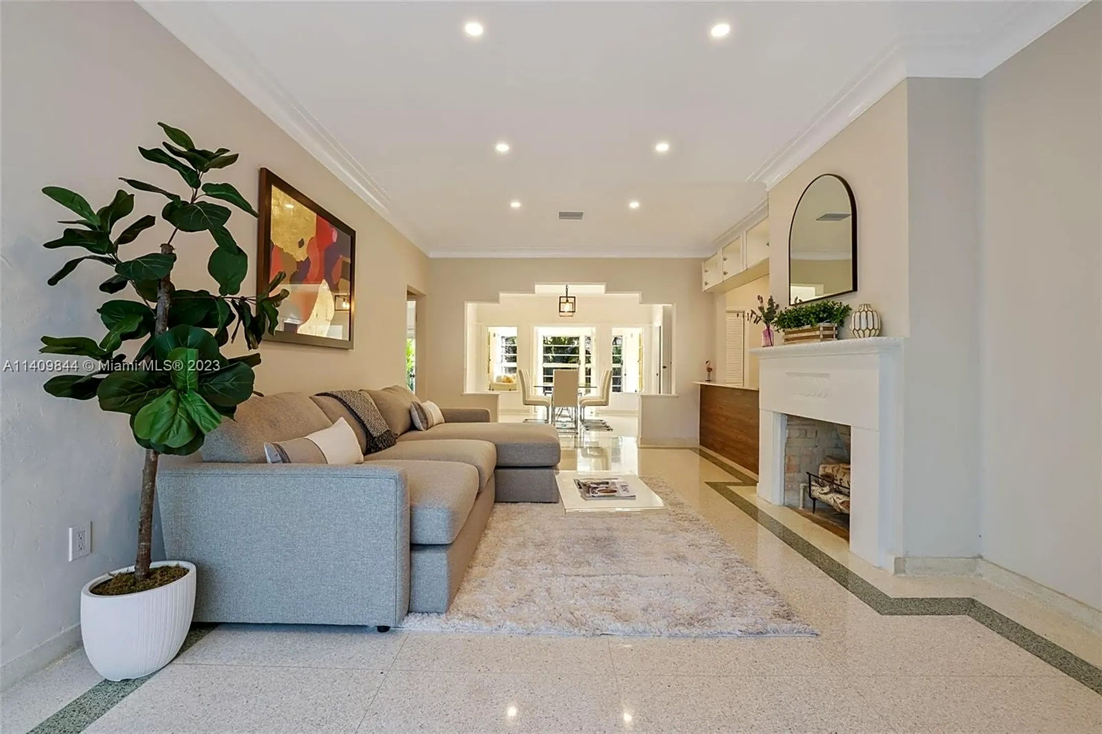 Living Room - 3760 Royal Palm Ave - Miami Beach, FL