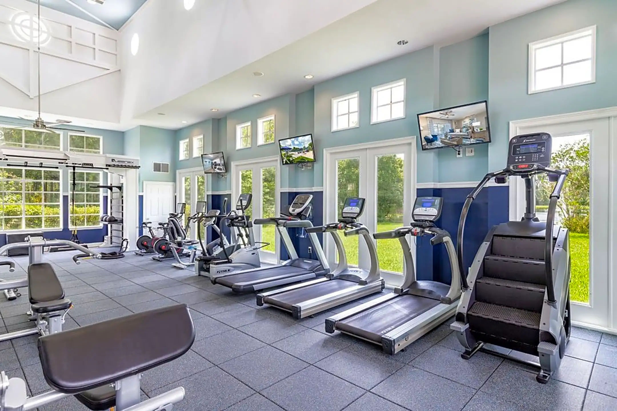 The Arbors at Carrollwood Apartments Tampa, FL 33624