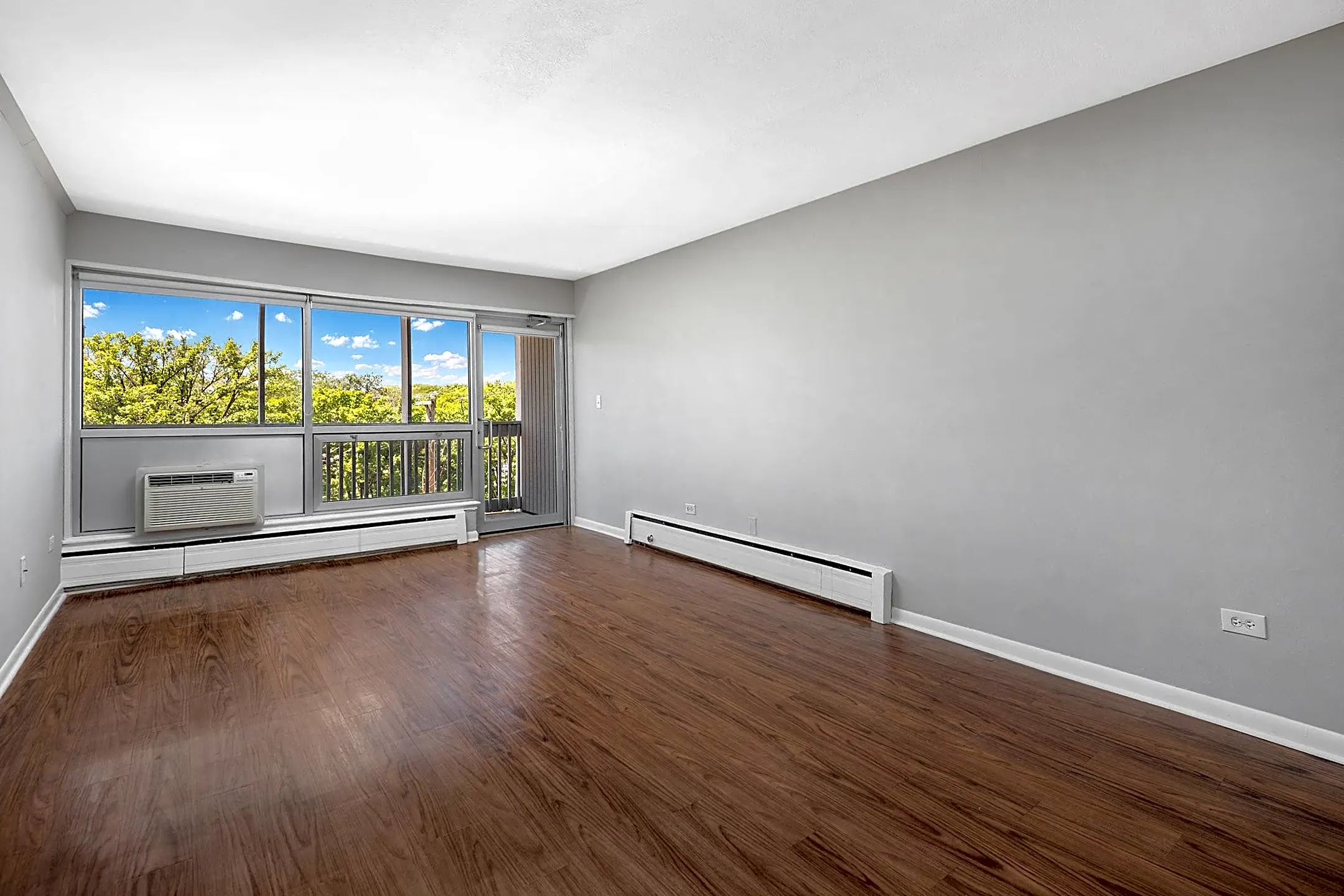 Reside On North Park 1700 N North Park Ave Chicago, IL Apartments