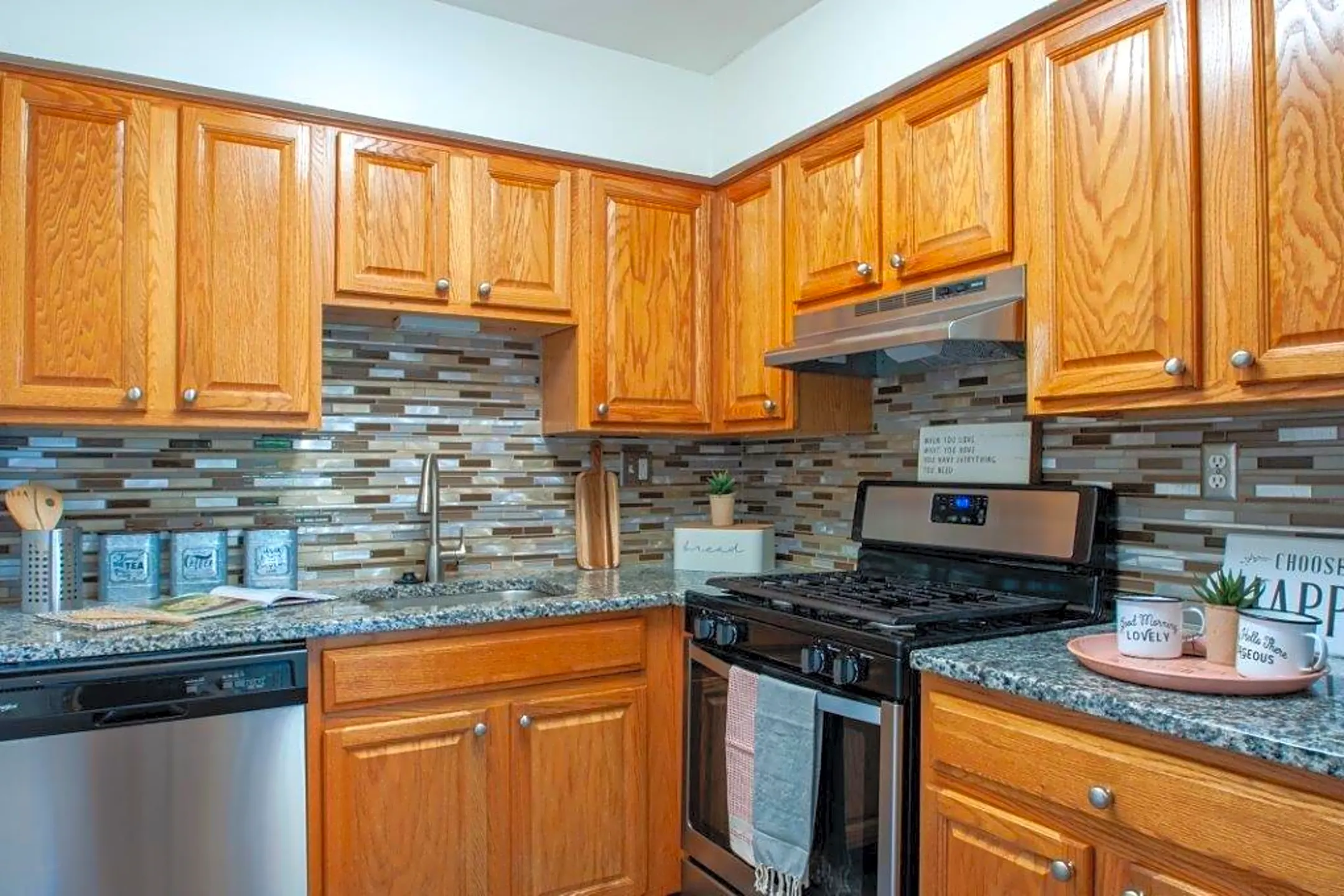 Chesterfield Apartments 1338 New Rodgers Road Levittown, PA