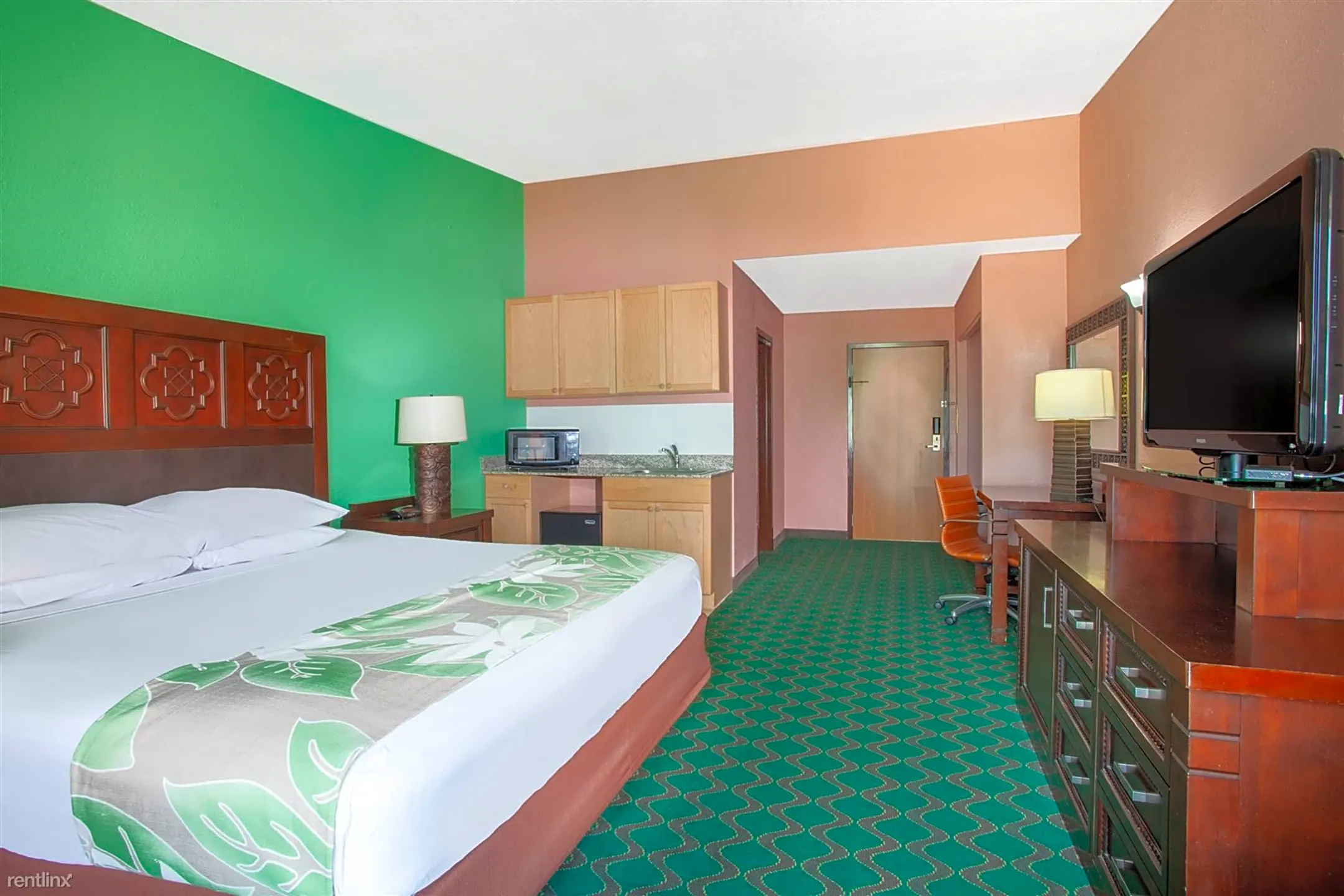 Bedroom - Stayable Suites Kissimmee - Kissimmee, FL