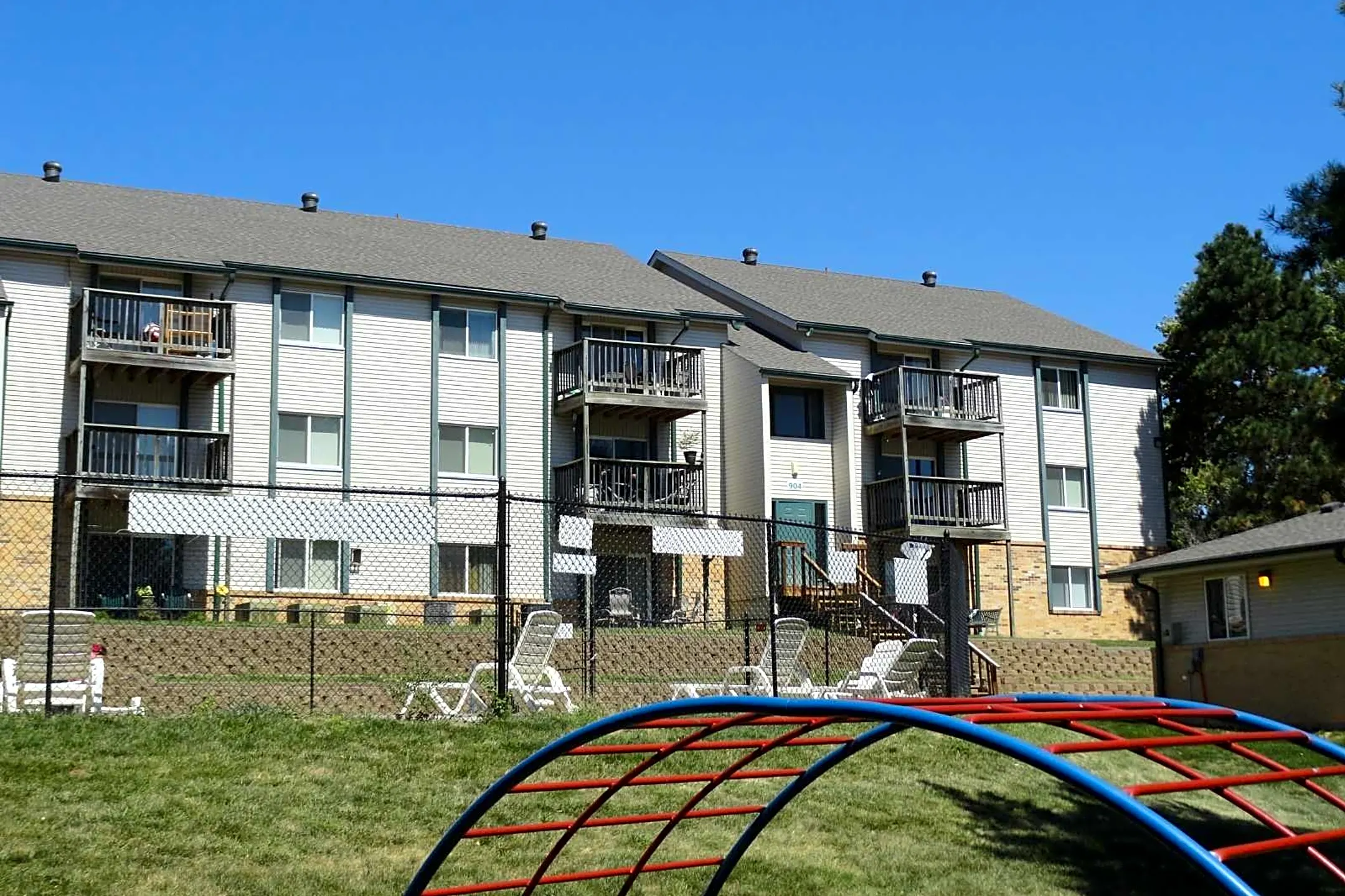 Country Estates Apartments - Bellevue, NE