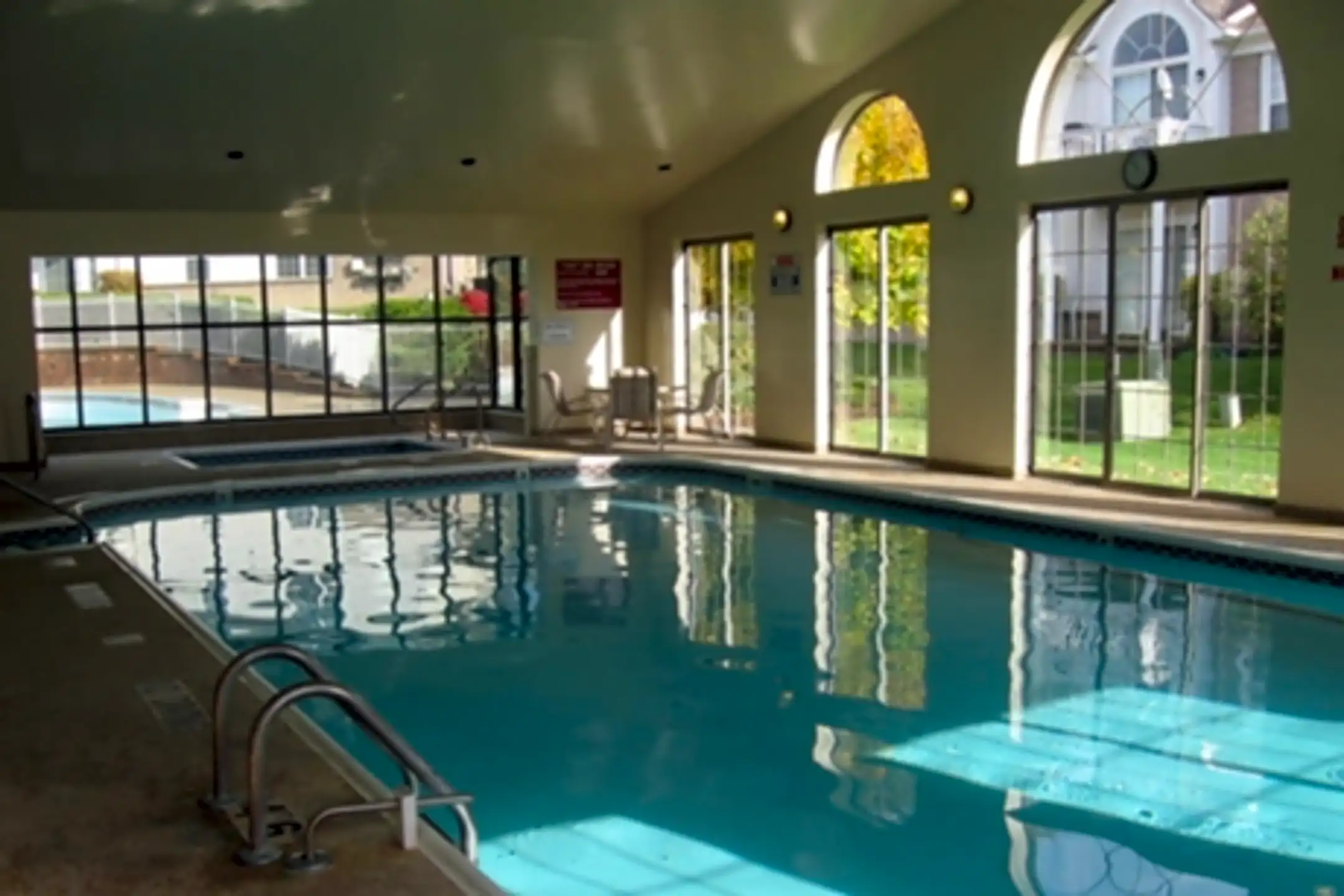 Brookwood Farms Apartments - South Lyon, MI