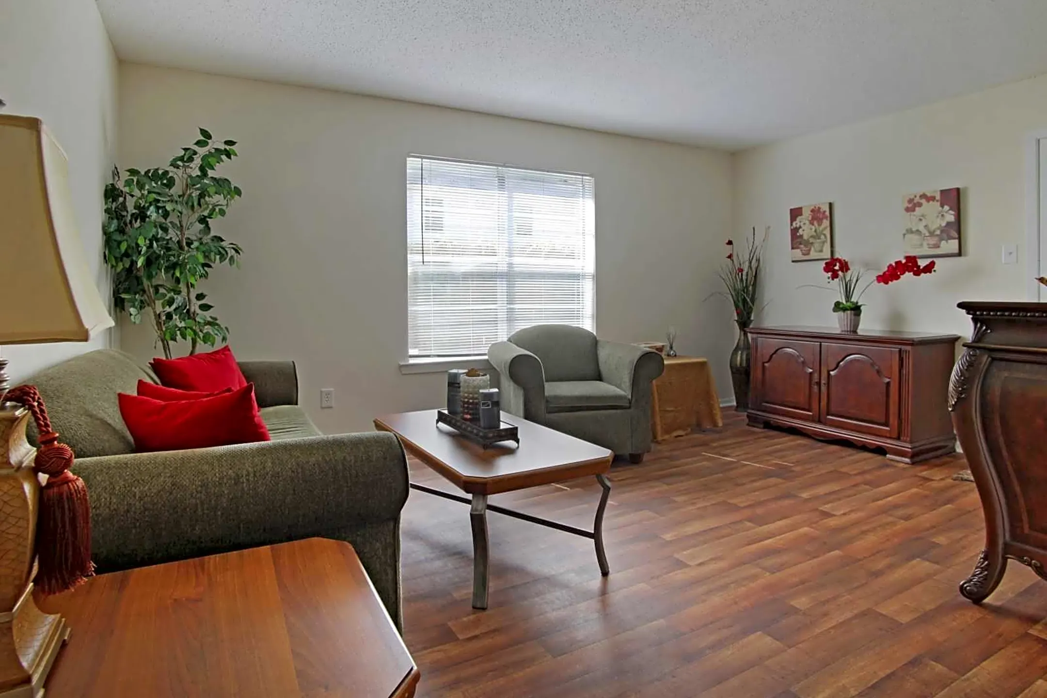 Living Room - Country Haven Apartments - Saraland, AL