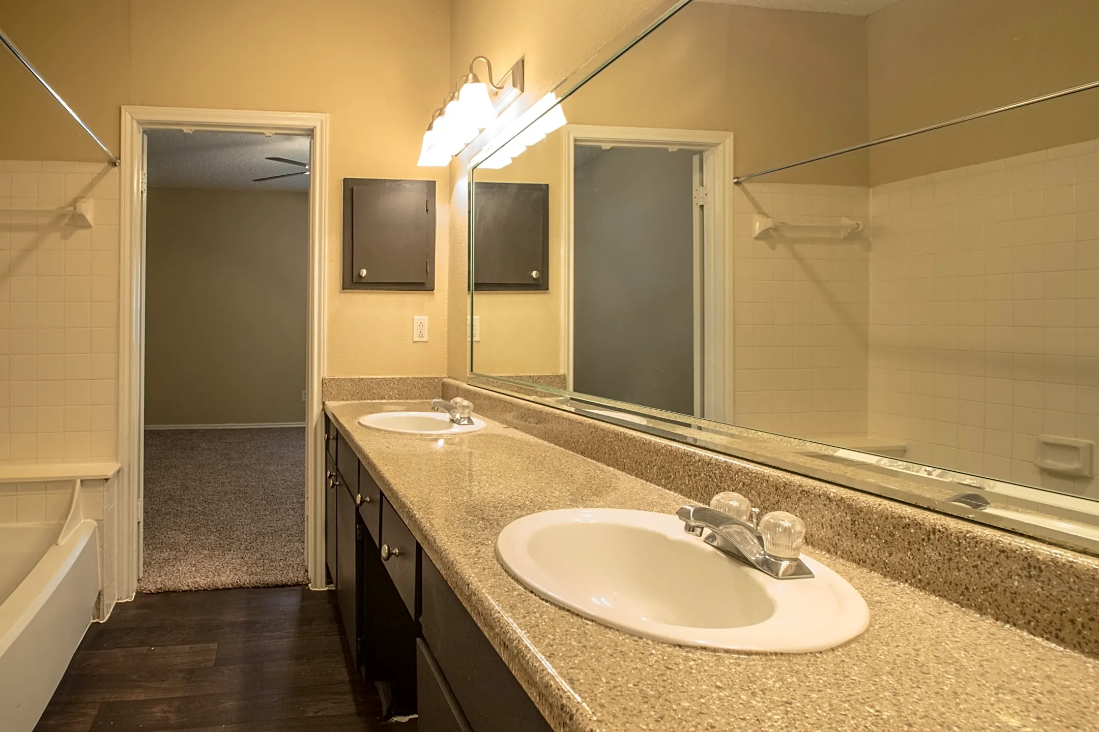 Summerstone Apartment Homes Apartments - Bedford, TX 76021