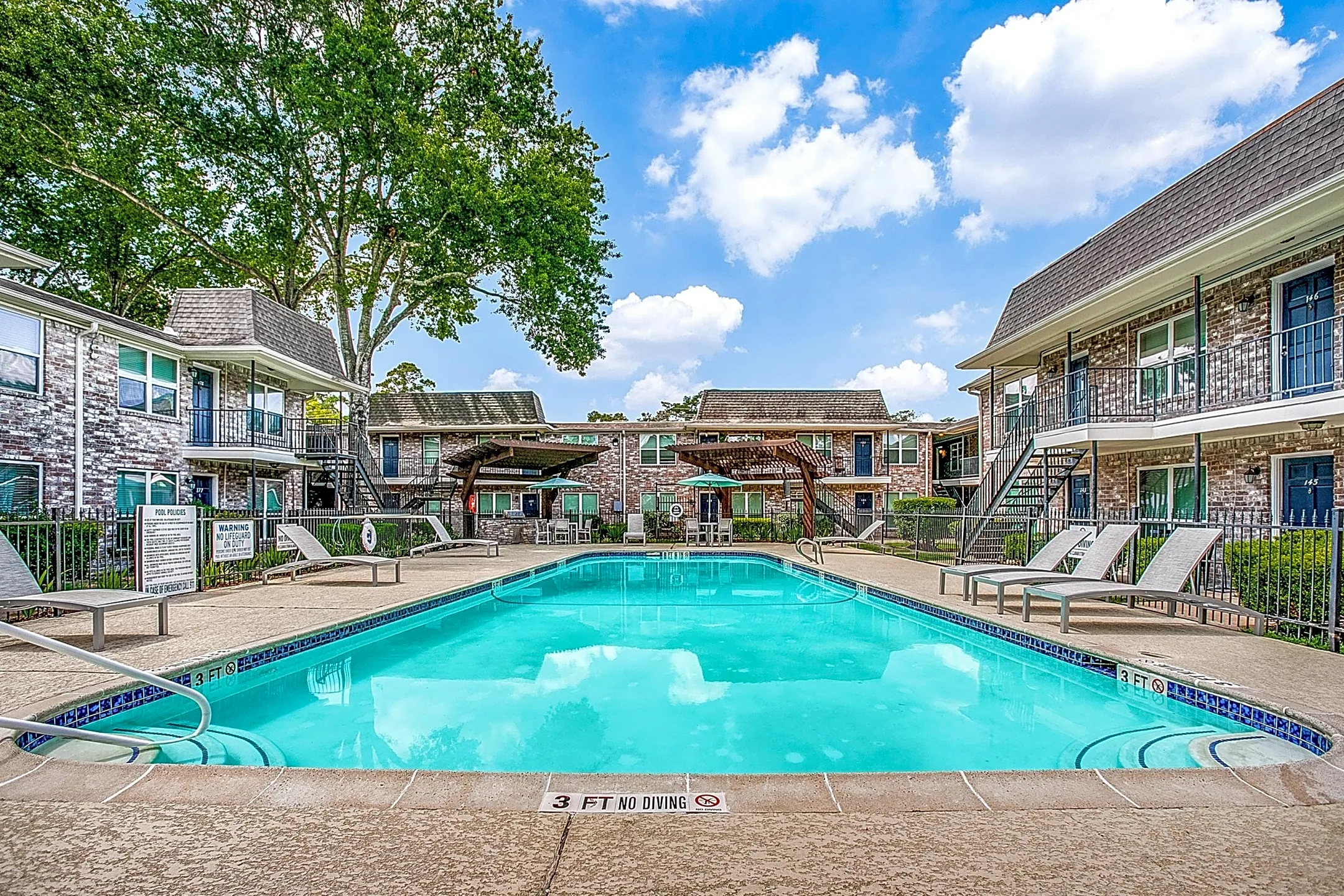Pool - Tara Oaks - Houston, TX
