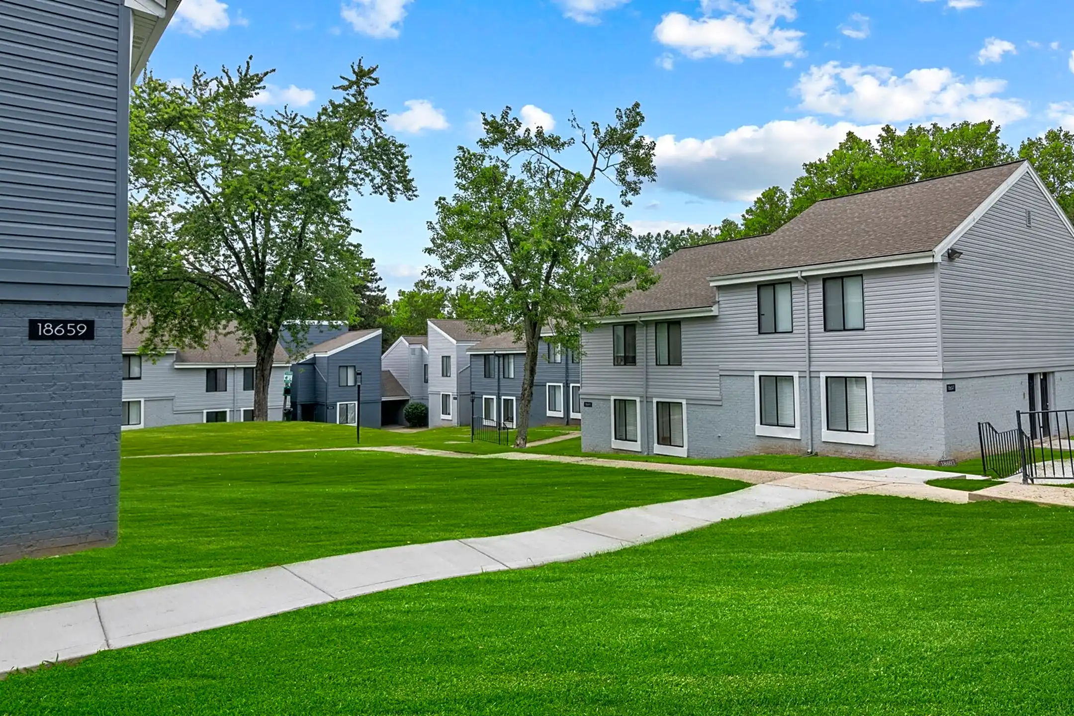 Northville Woods 18800 Innsbrook Dr Northville, MI Apartments for