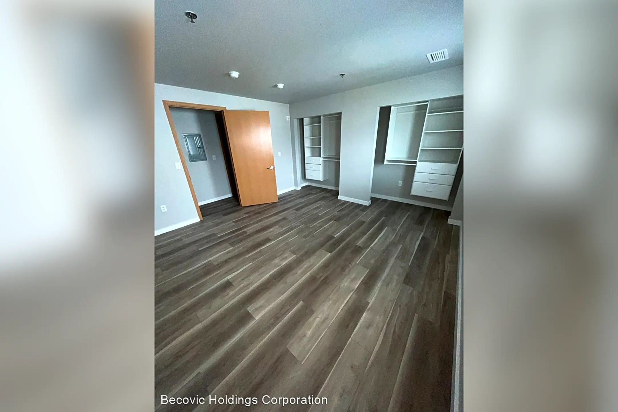 Living Room - WaterFront Apartments - Moline, IL