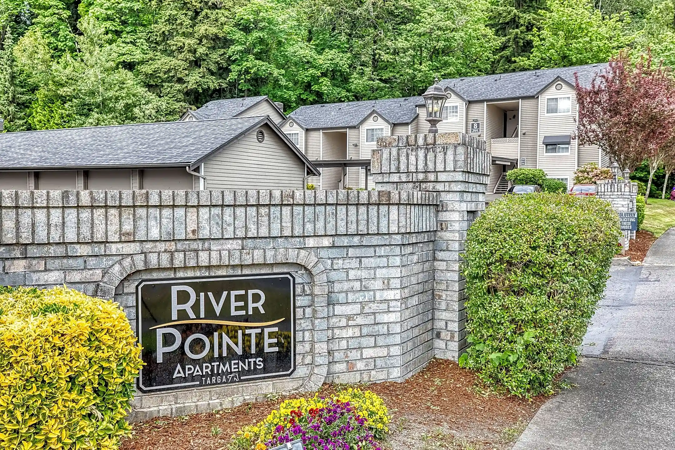 Community Signage - River Pointe - Kent, WA