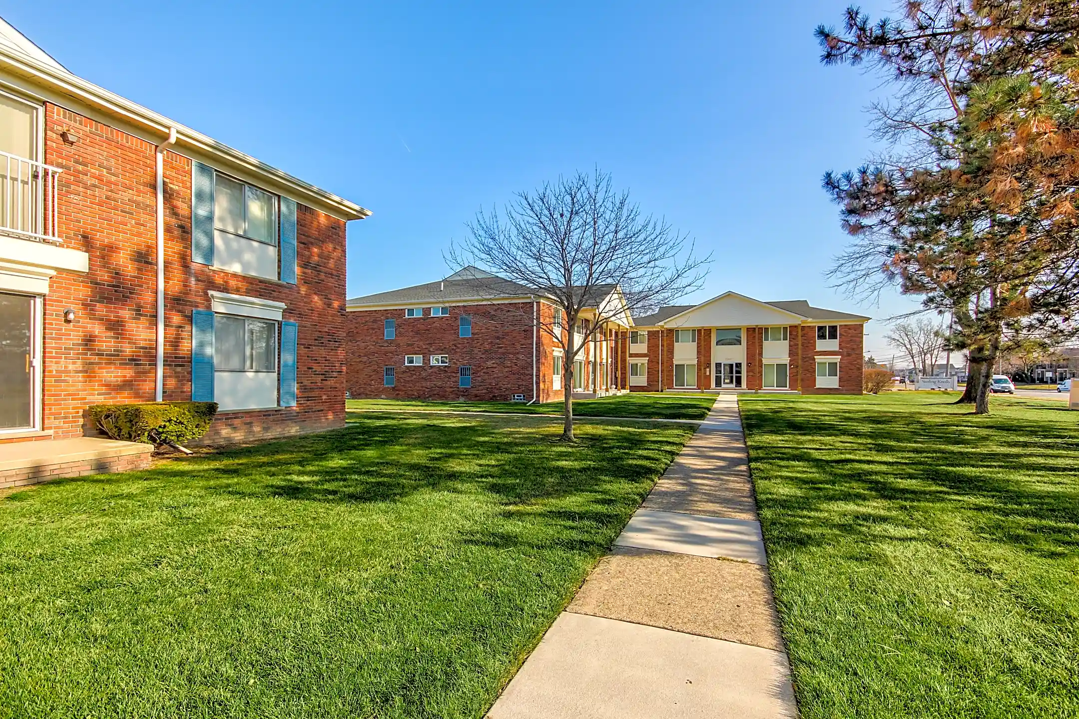 Sterling Knolls 11855 15 Mile Rd Sterling Heights, MI Apartments