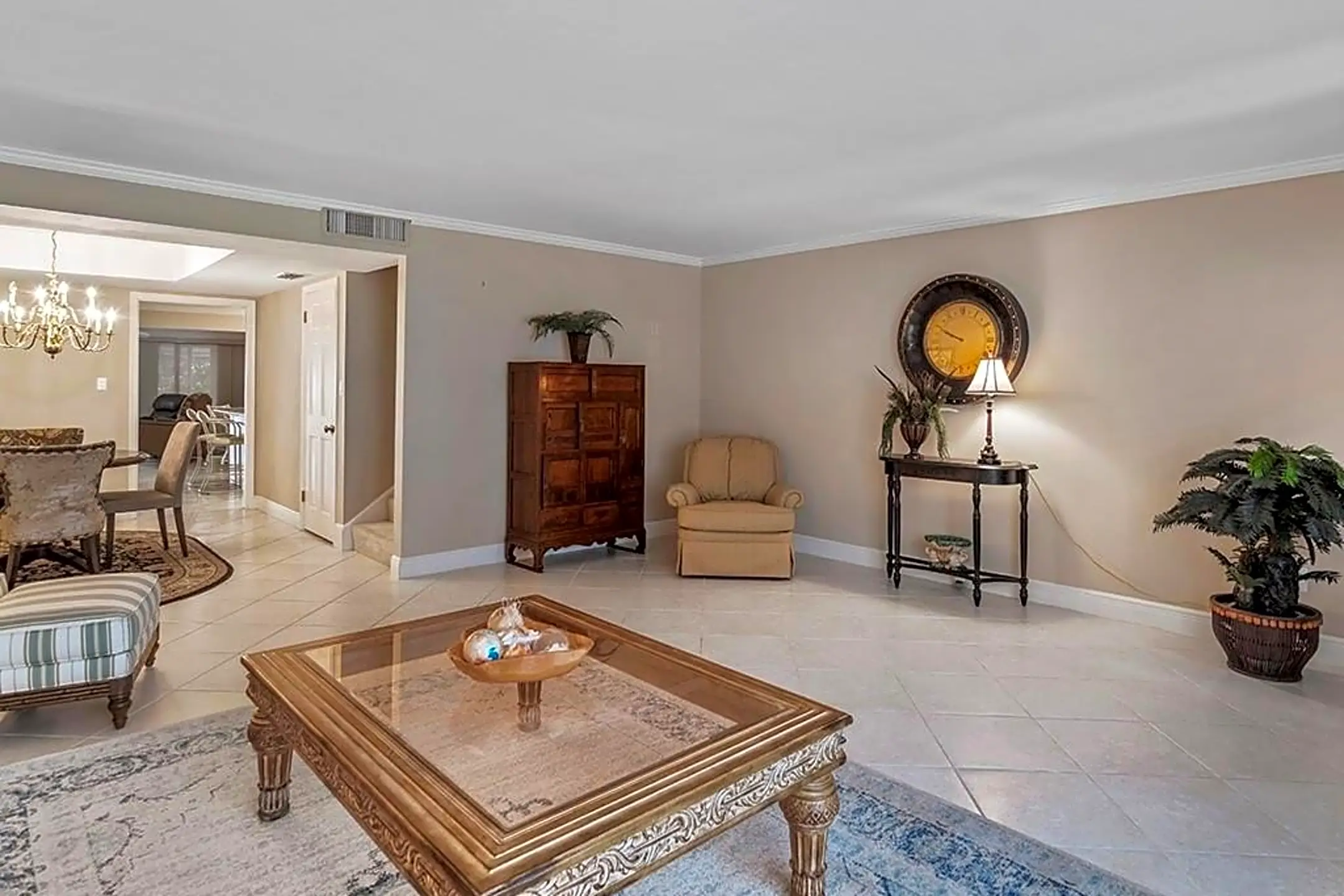 Living Room - 2701 Ocean Dr #1A - Vero Beach, FL