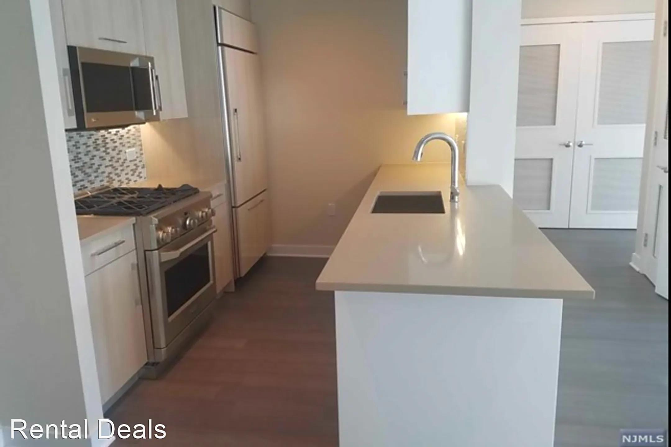 Kitchen - 1200 Avenue at Port - Weehawken, NJ