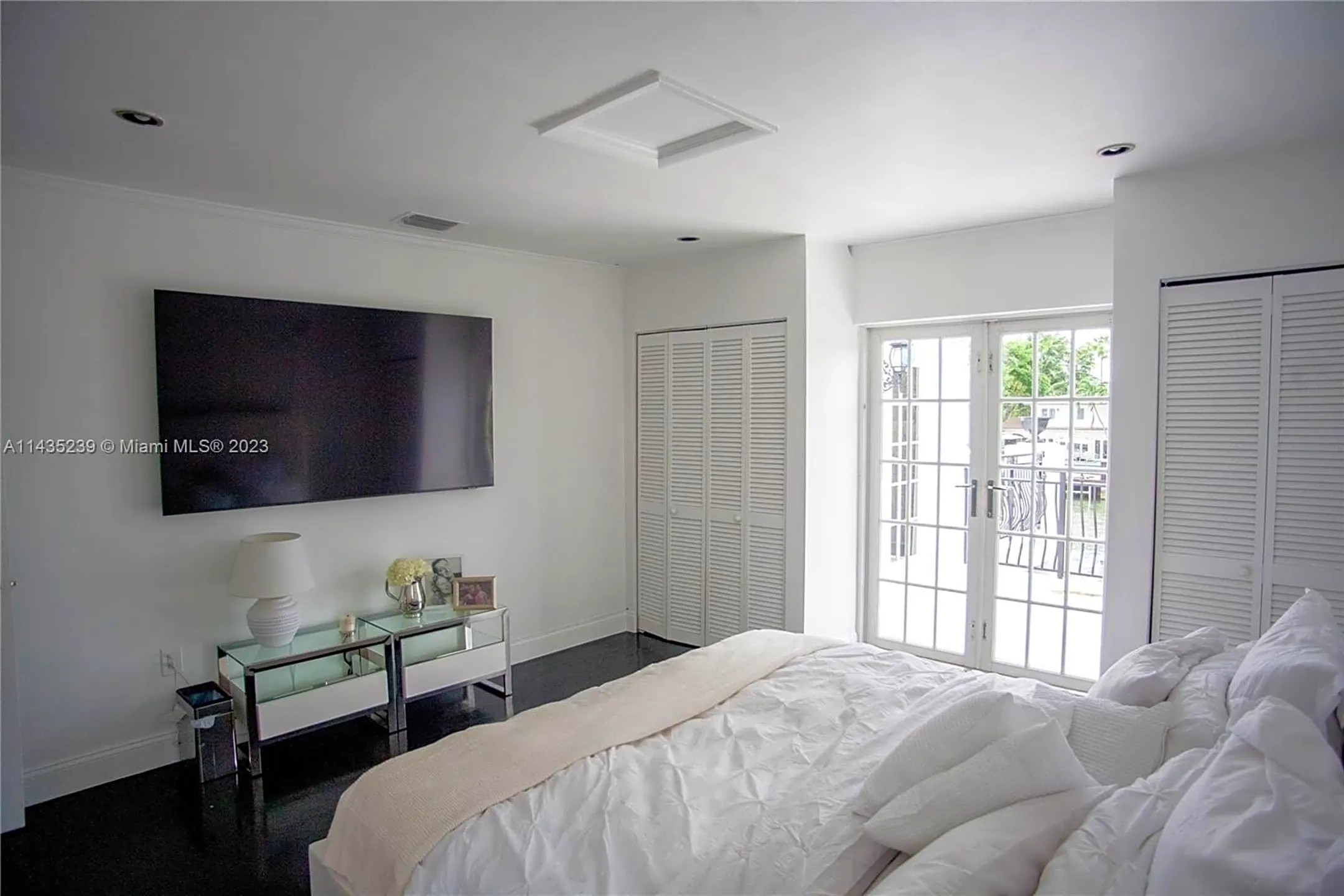 Bedroom - 4464 Prairie Ave - Miami Beach, FL