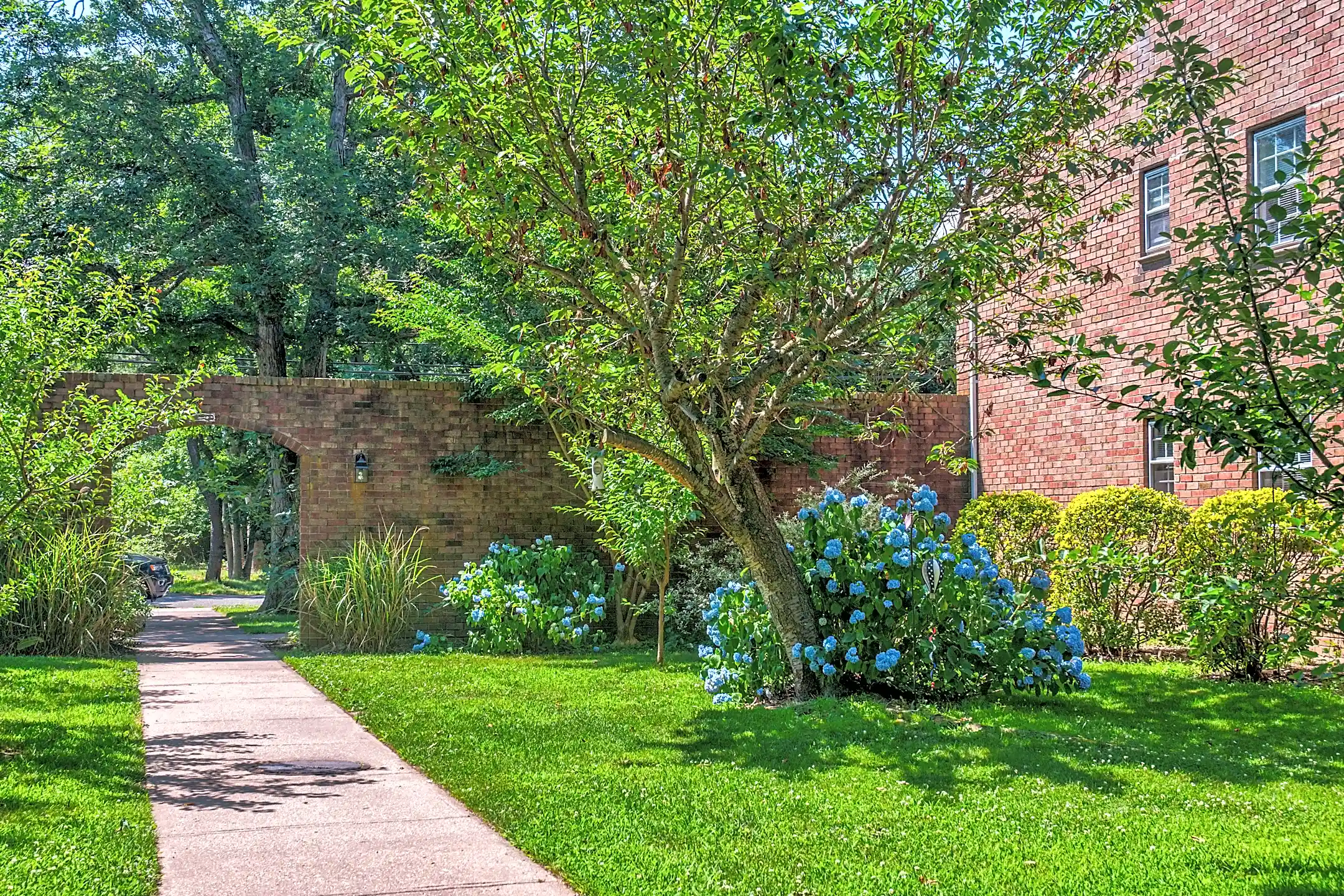 Village Court Bohemia, NY 11716