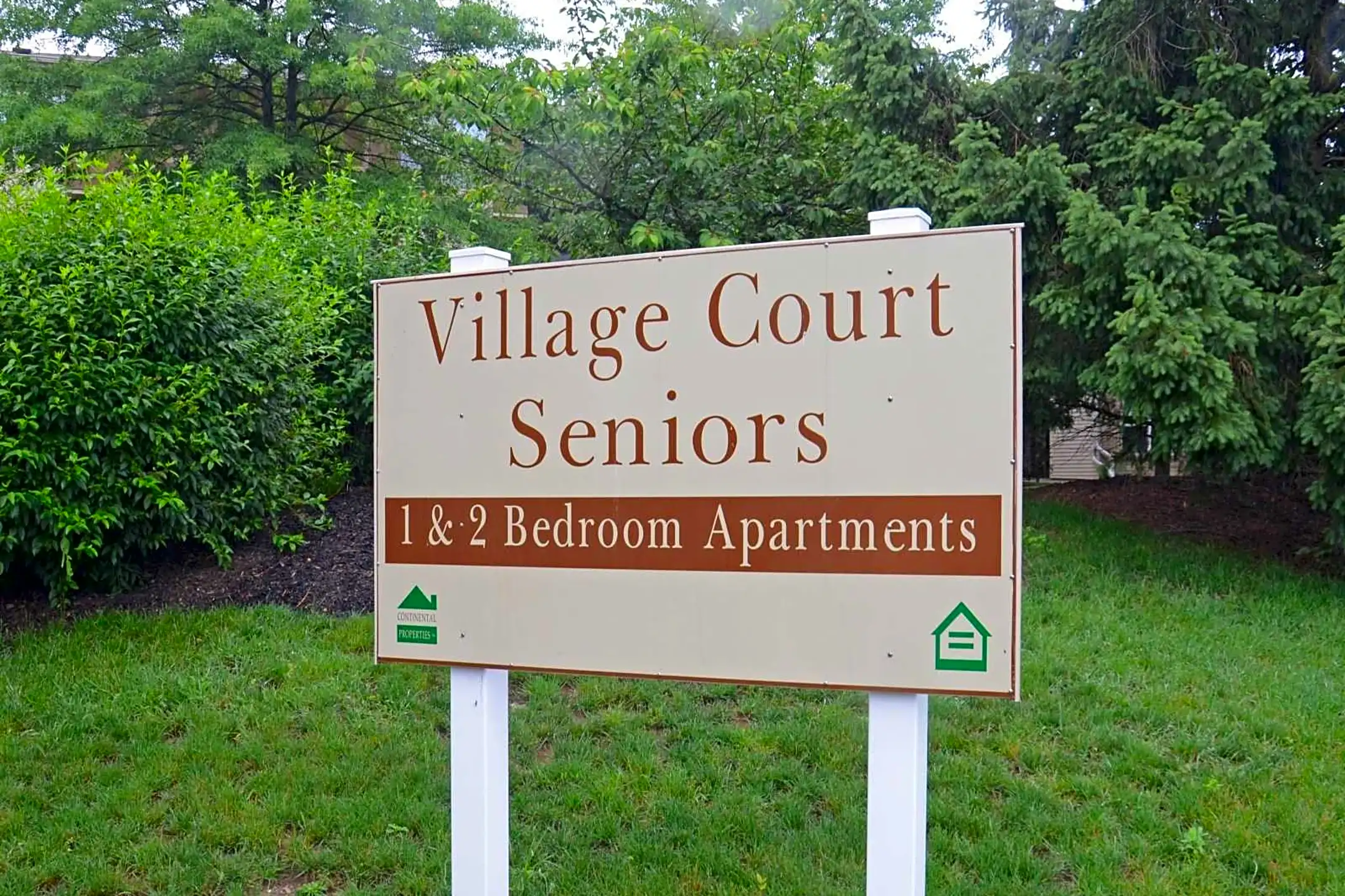 Village Court Seniors 32 N Readig Road Edison NJ Apartments for