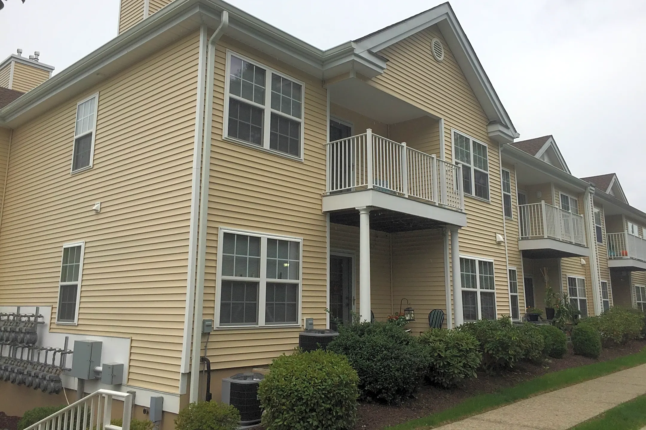 stoneleigh-ave-apartments-carmel-ny-apartments-for-rent