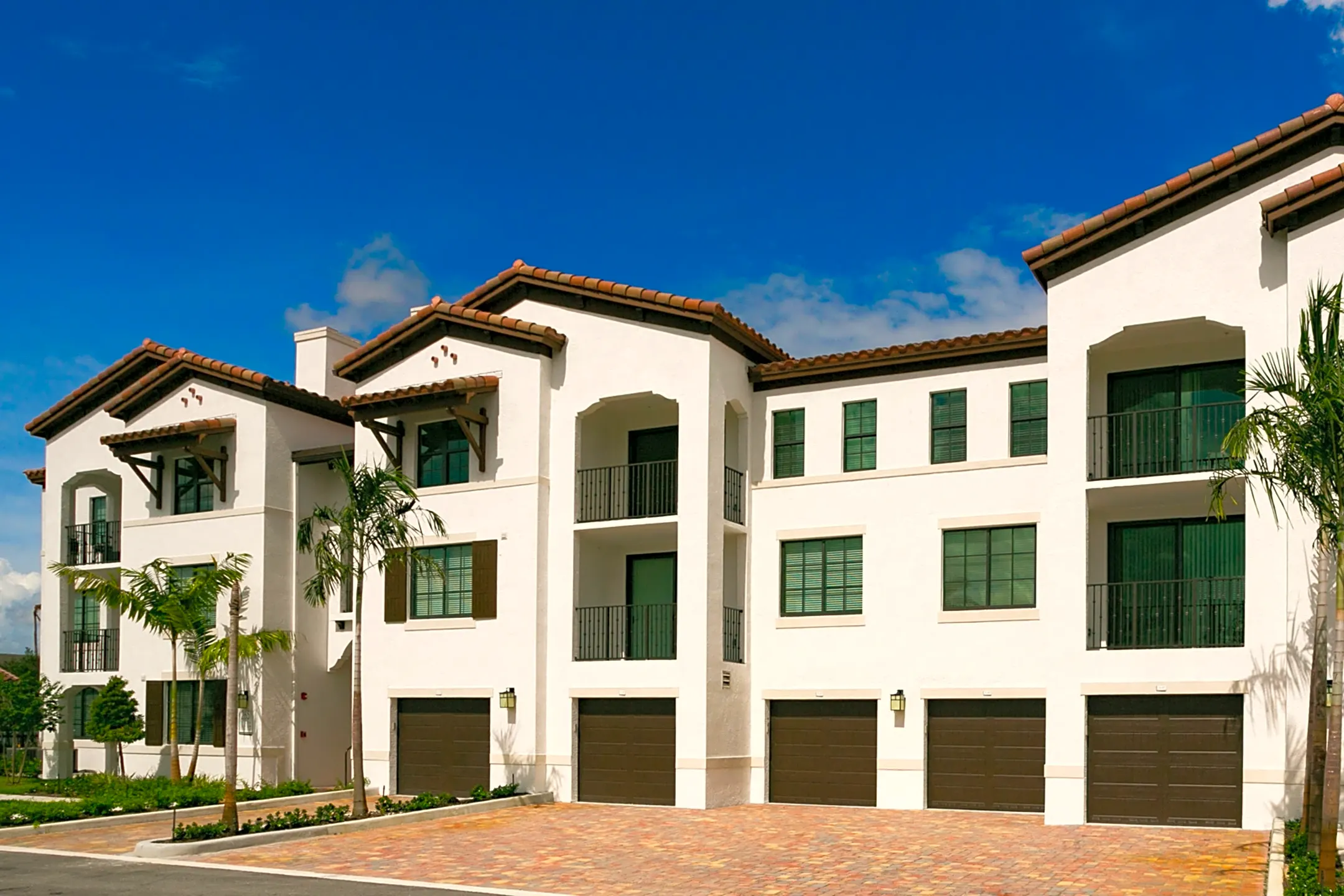 Mirador At Doral By Windsor - 2541 NW 84th Ave | Doral, FL Apartments ...