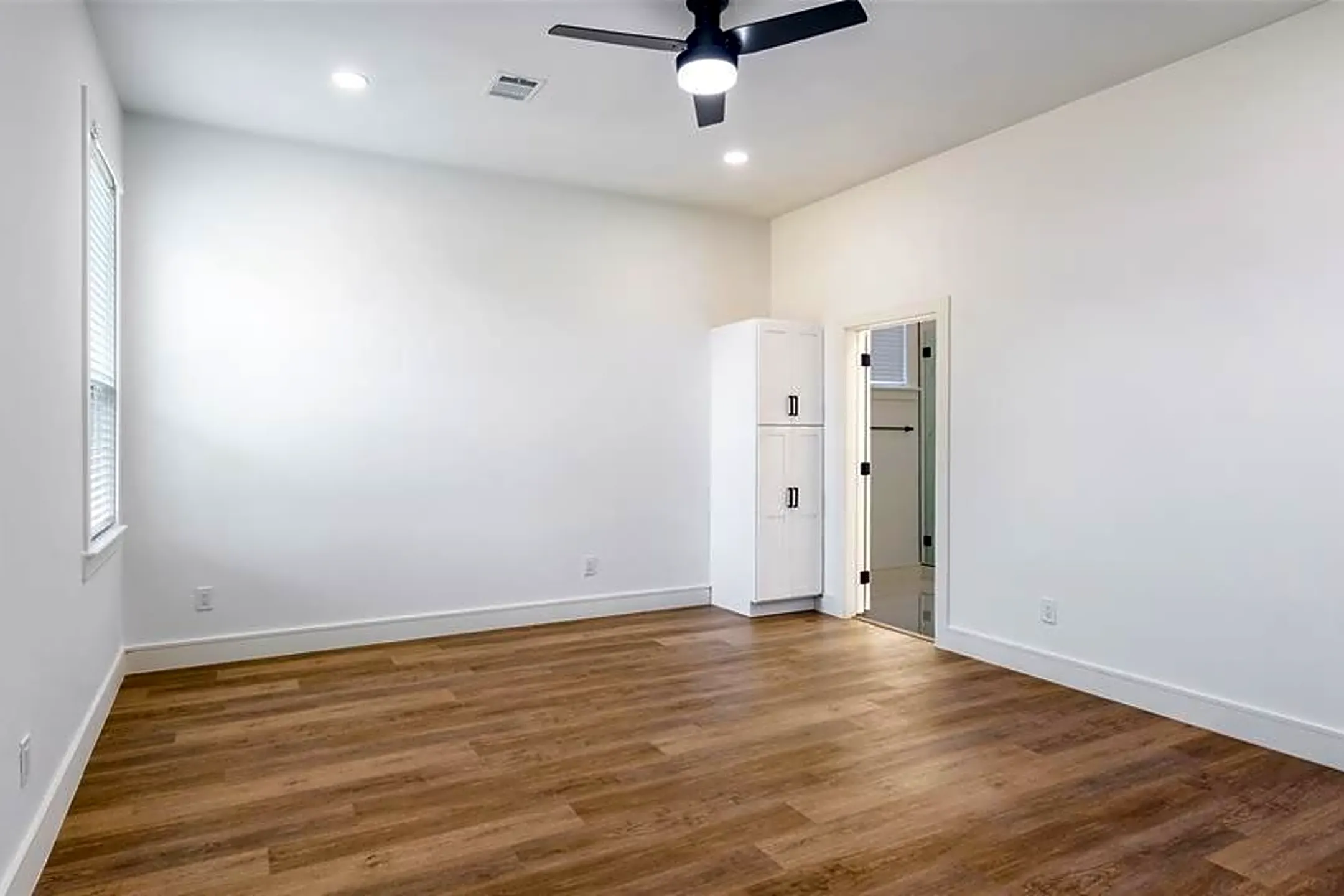 Bedroom - 13109 Wilmington Dr - Farmers Branch, TX
