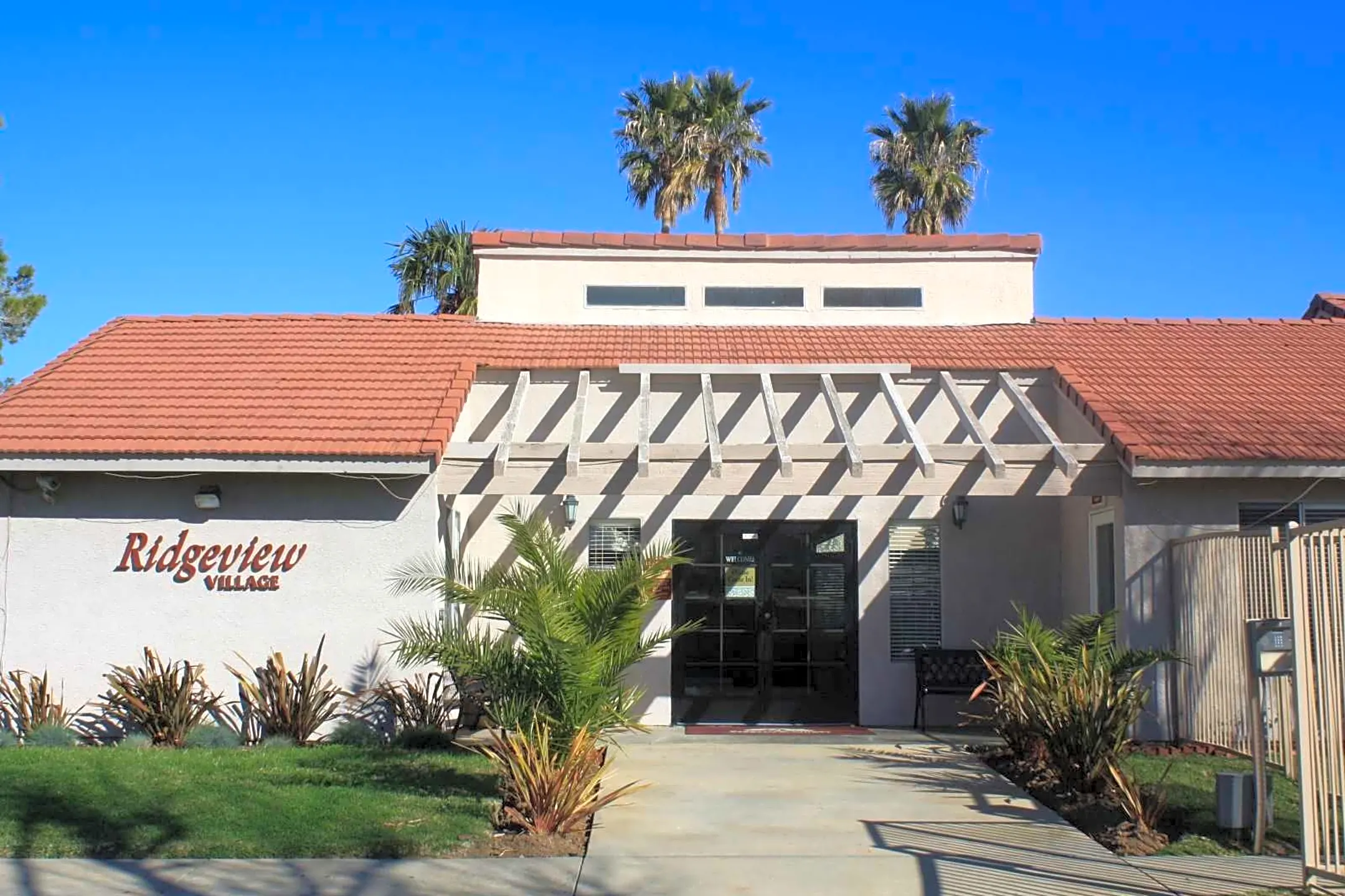 Ridgeview Village Apartments - 200 E Avenue R | Palmdale, CA for Rent ...