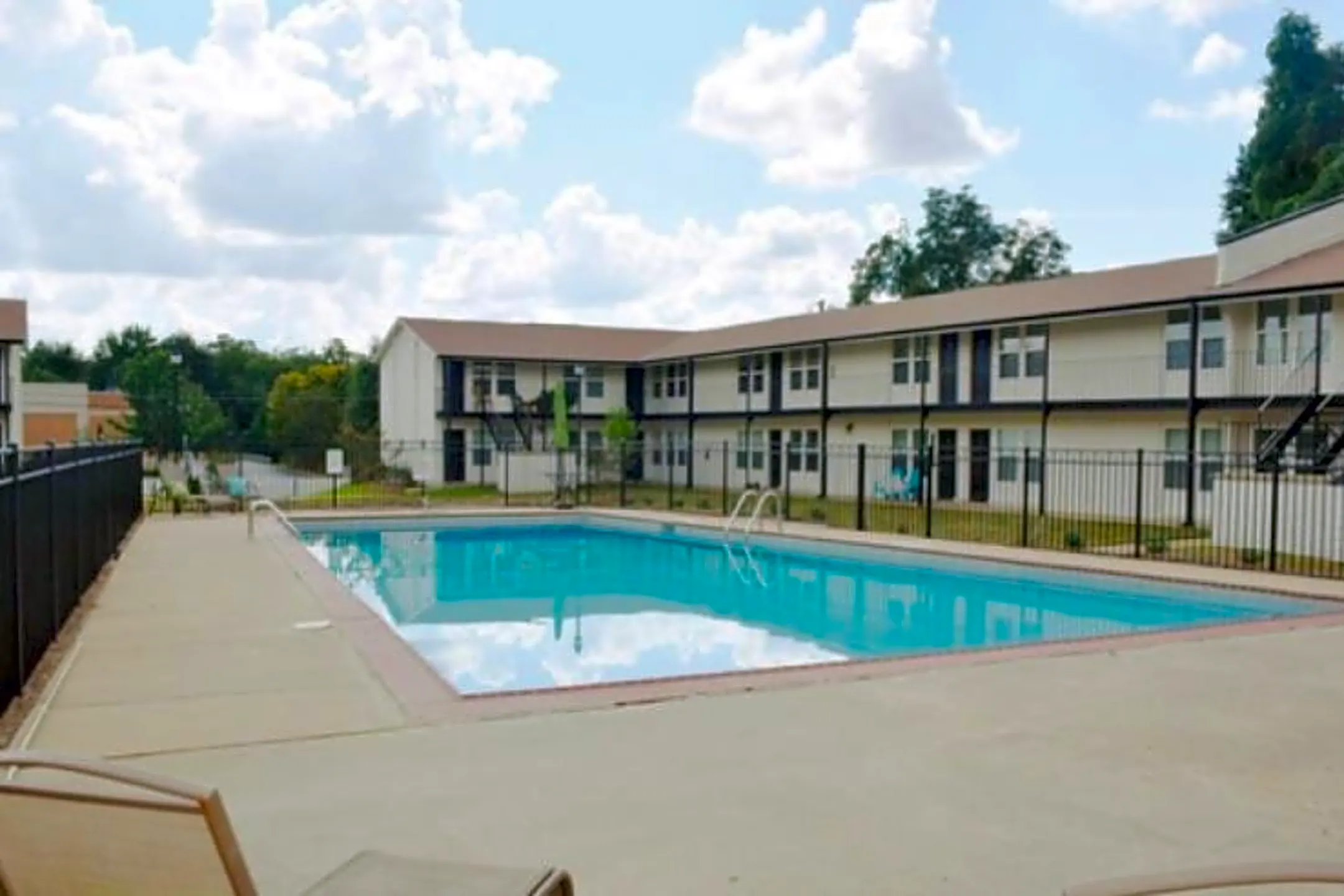 Courtyard Apartments Opelika, AL 36801