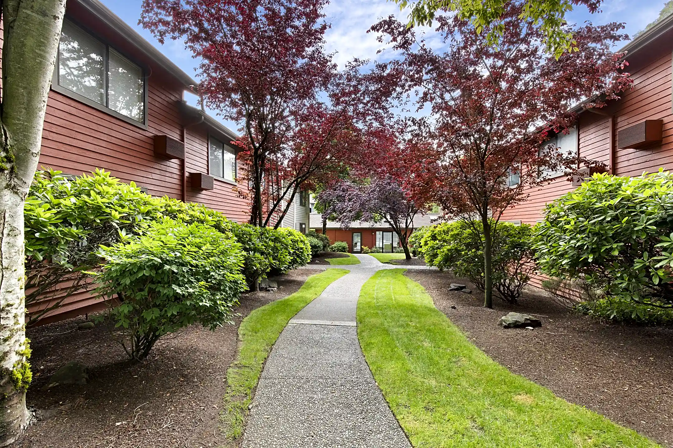 Yarrowood Highlands 11330 NE 36th Pl Bellevue, WA Apartments for