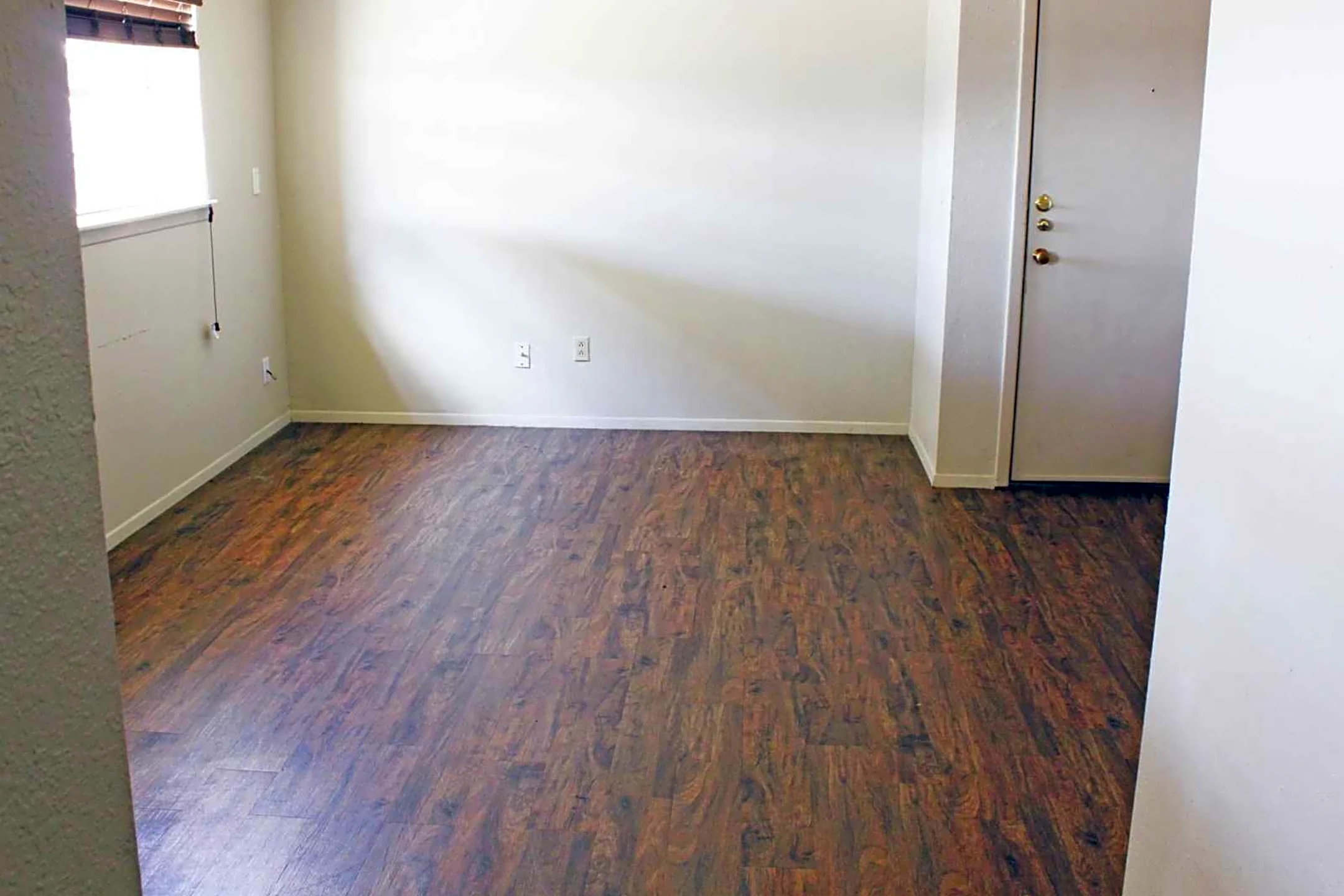 Living Room - Park Lane Apartments - Amarillo, TX