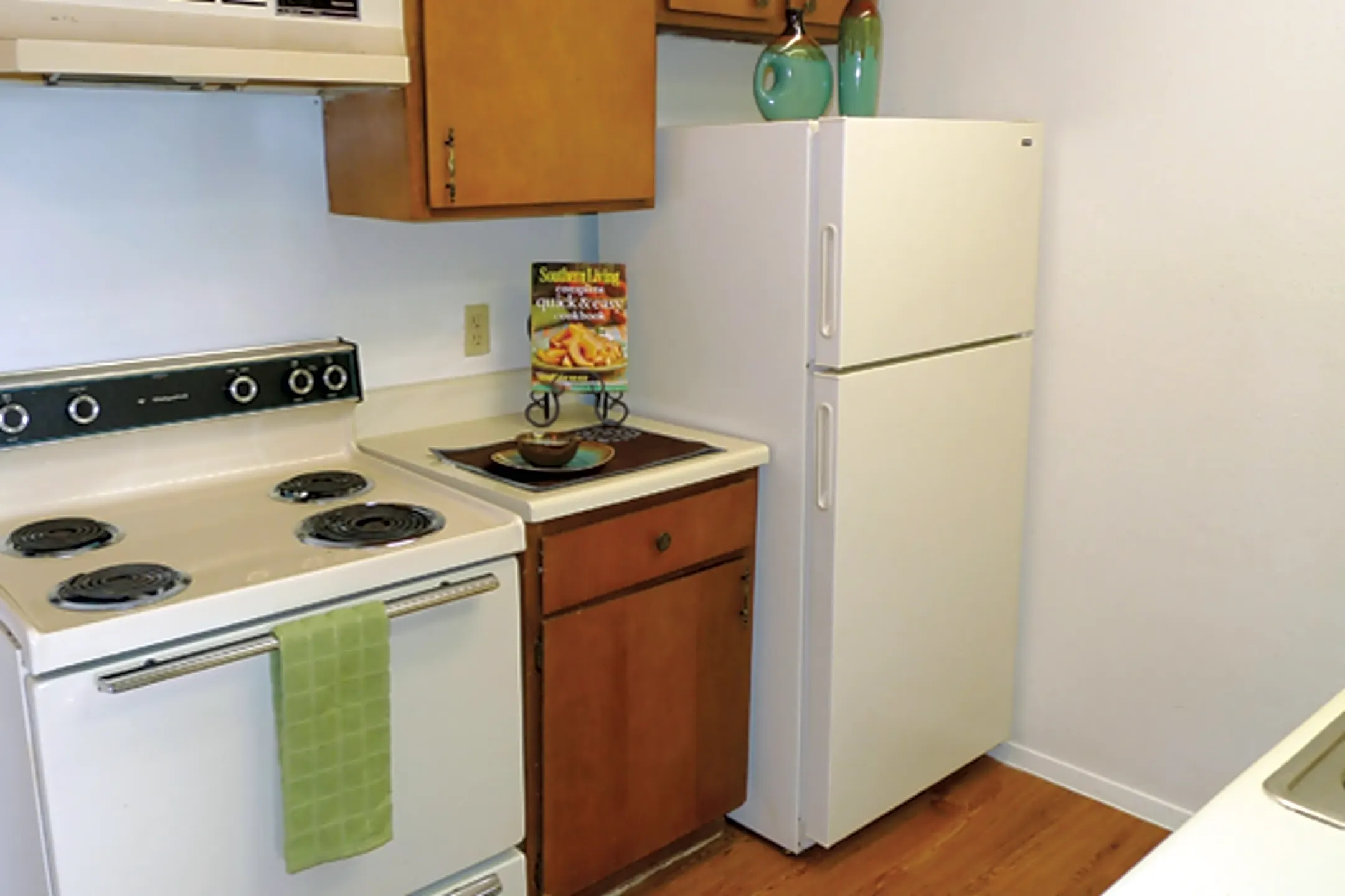 Edgewood Apartments 1601 Highway 90 W Sealy, TX Apartments for Rent