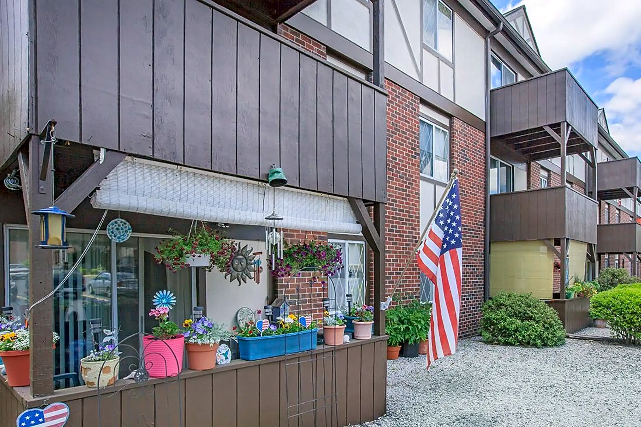 East Bay Apartments 700 Ave Warren, RI Apartments for Rent