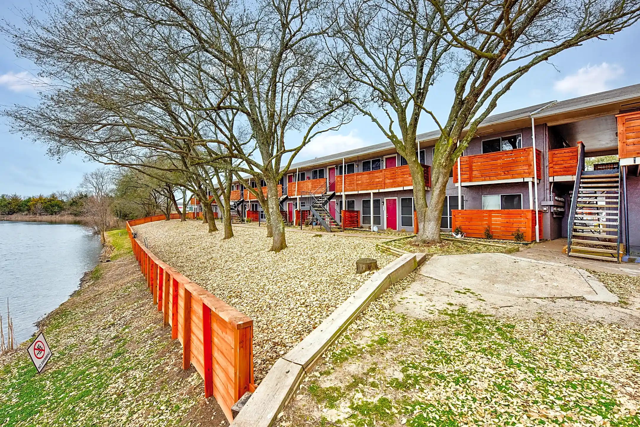 Lake Breeze Apartments 6011 I30 Frontage Road Greenville, TX