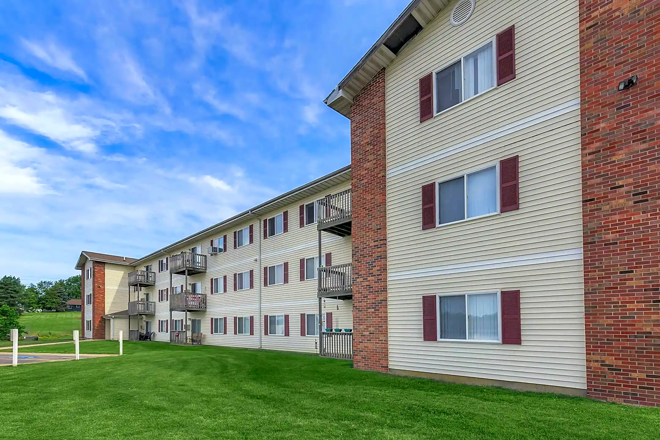 The Landings Apartments 1110 E Cross St Centerville, IA for Rent
