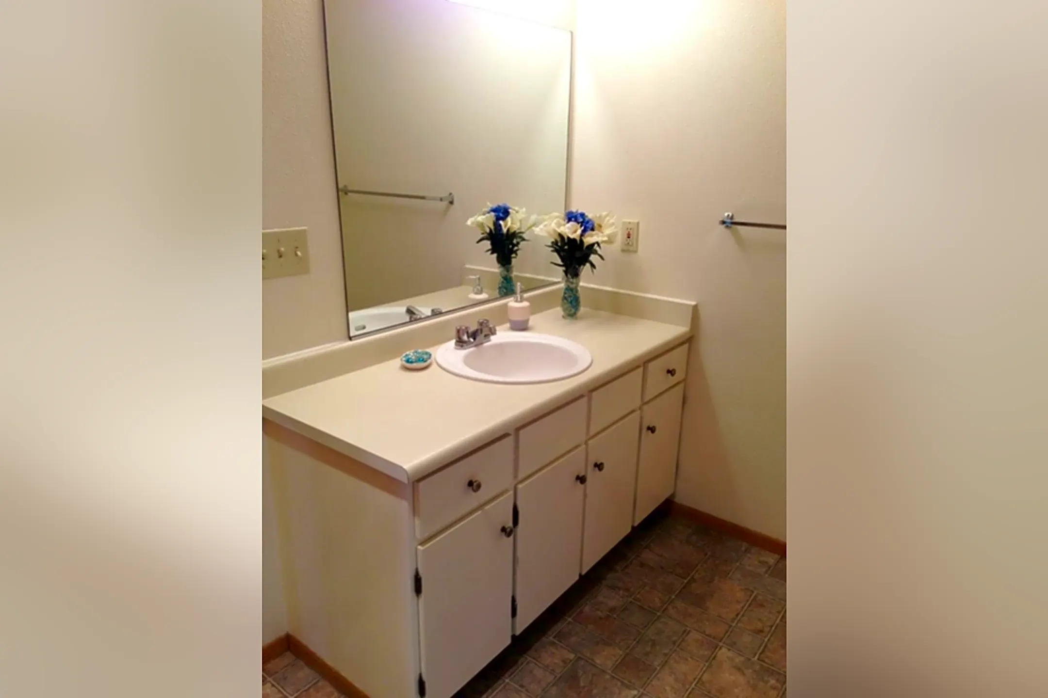 Poplar Village 1481 Poplar Dr Medford, OR Apartments for Rent Rent.