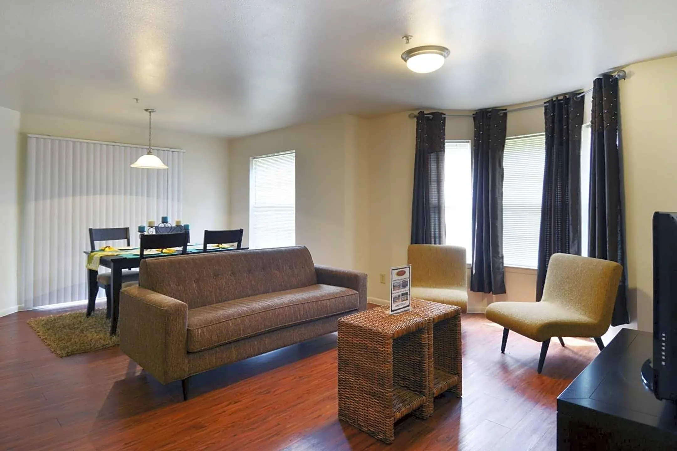 Living Room - The Enclave - College Station, TX