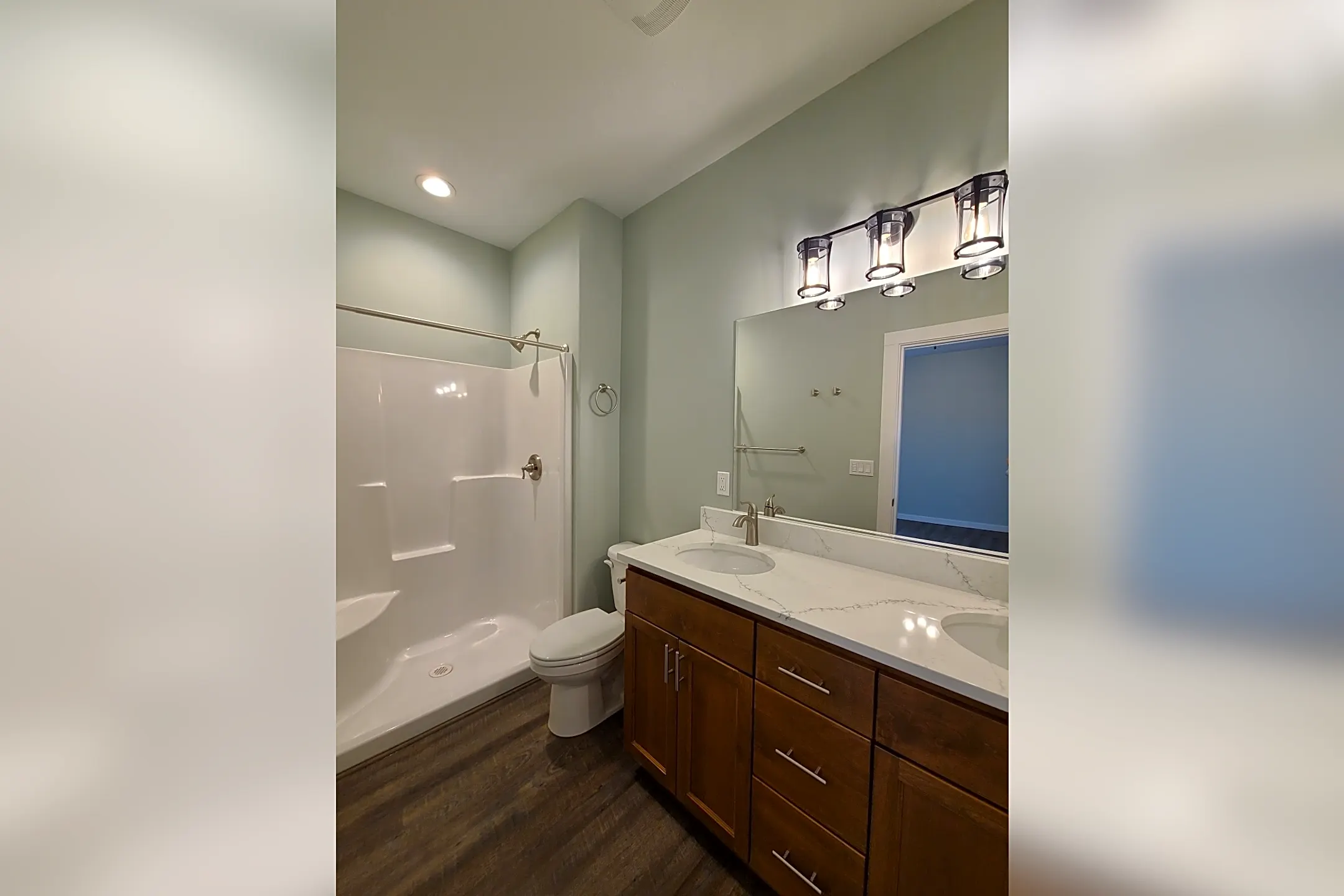 Bathroom - 3400 US-101 - Depoe Bay, OR