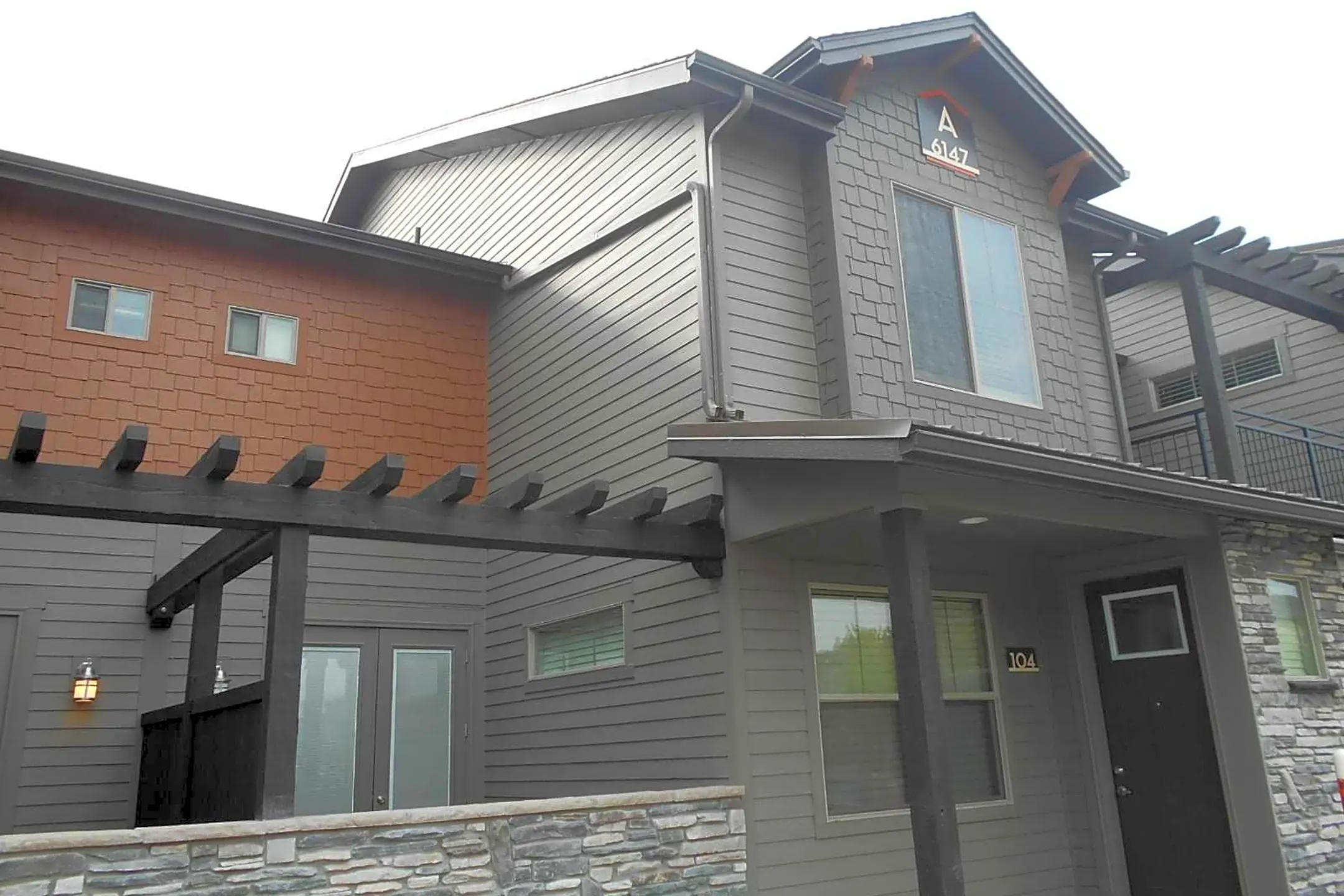 Building - Townhomes at Silvercloud - Boise, ID