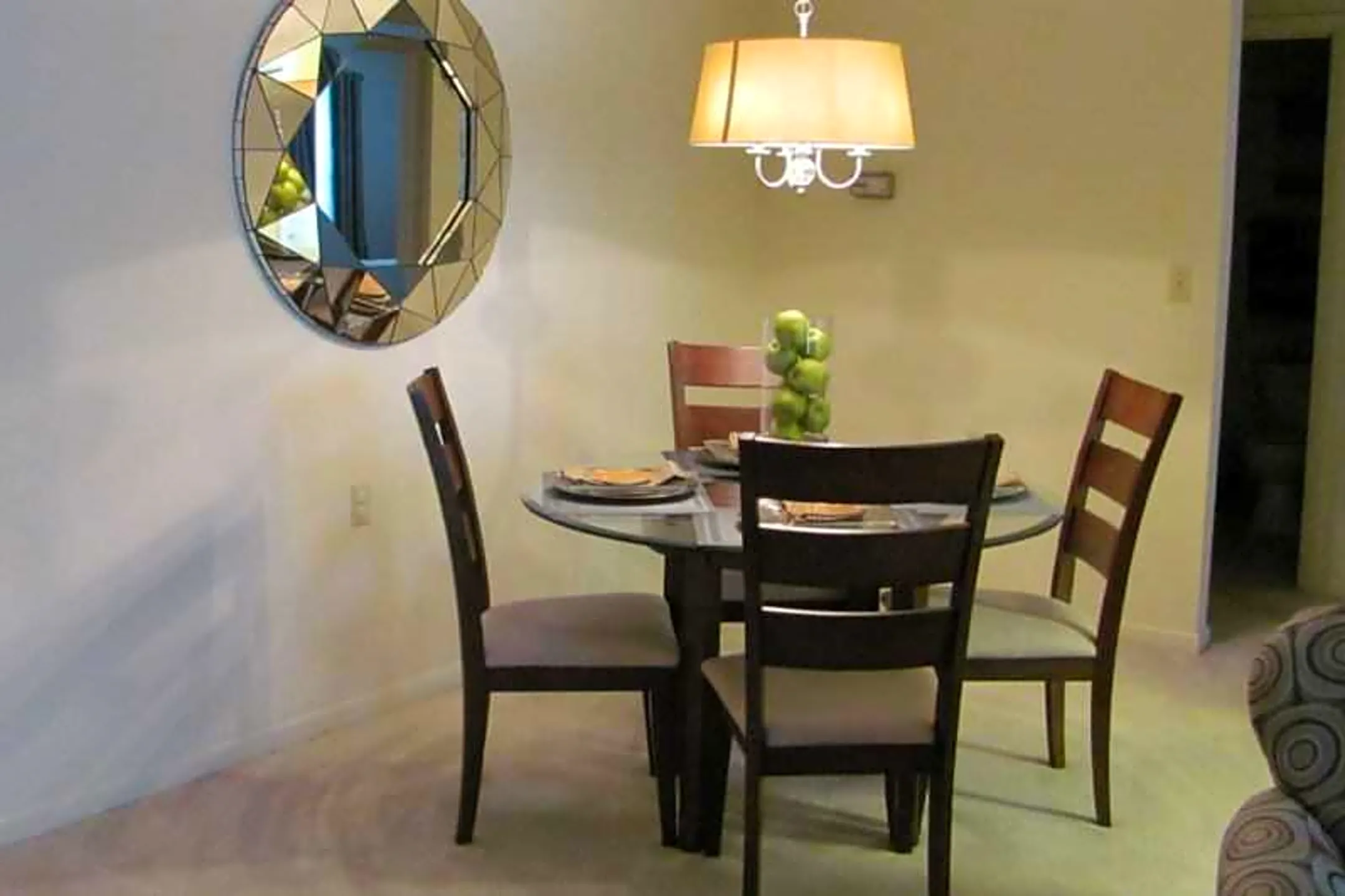 Dining Room - Foxcroft Village Apartments - Martinsburg, WV